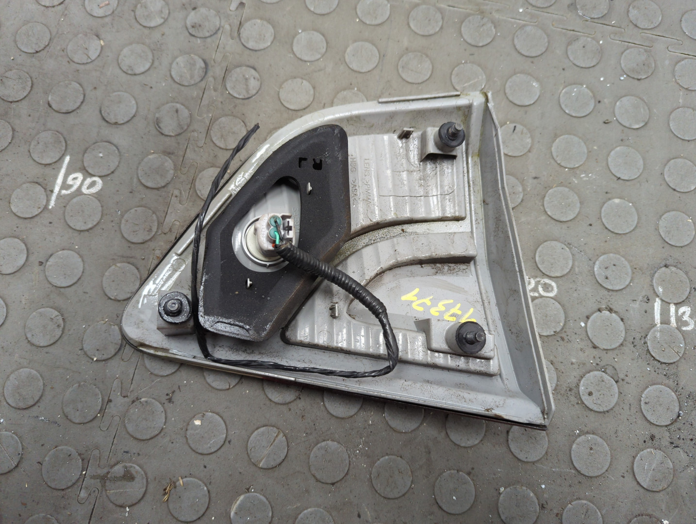 Фонарь задний правый