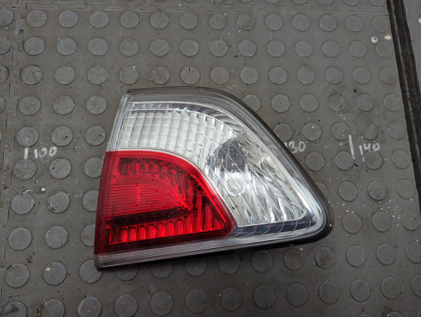 Фонарь задний правый