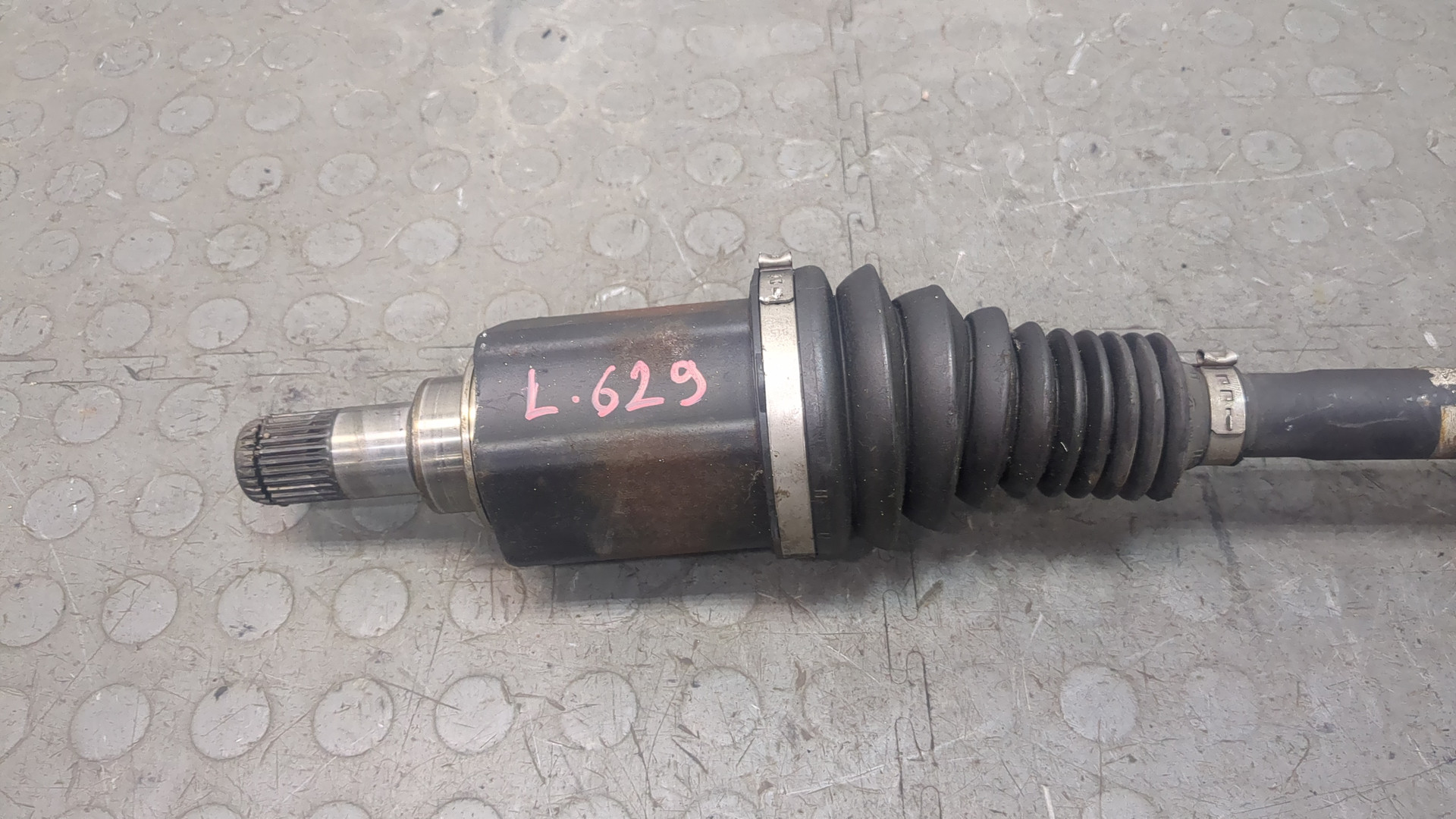 Полуось передняя левая