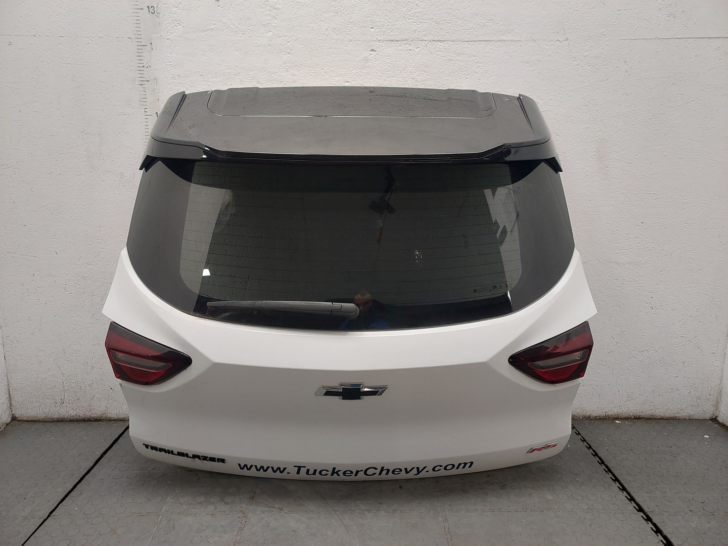 Дверь багажника