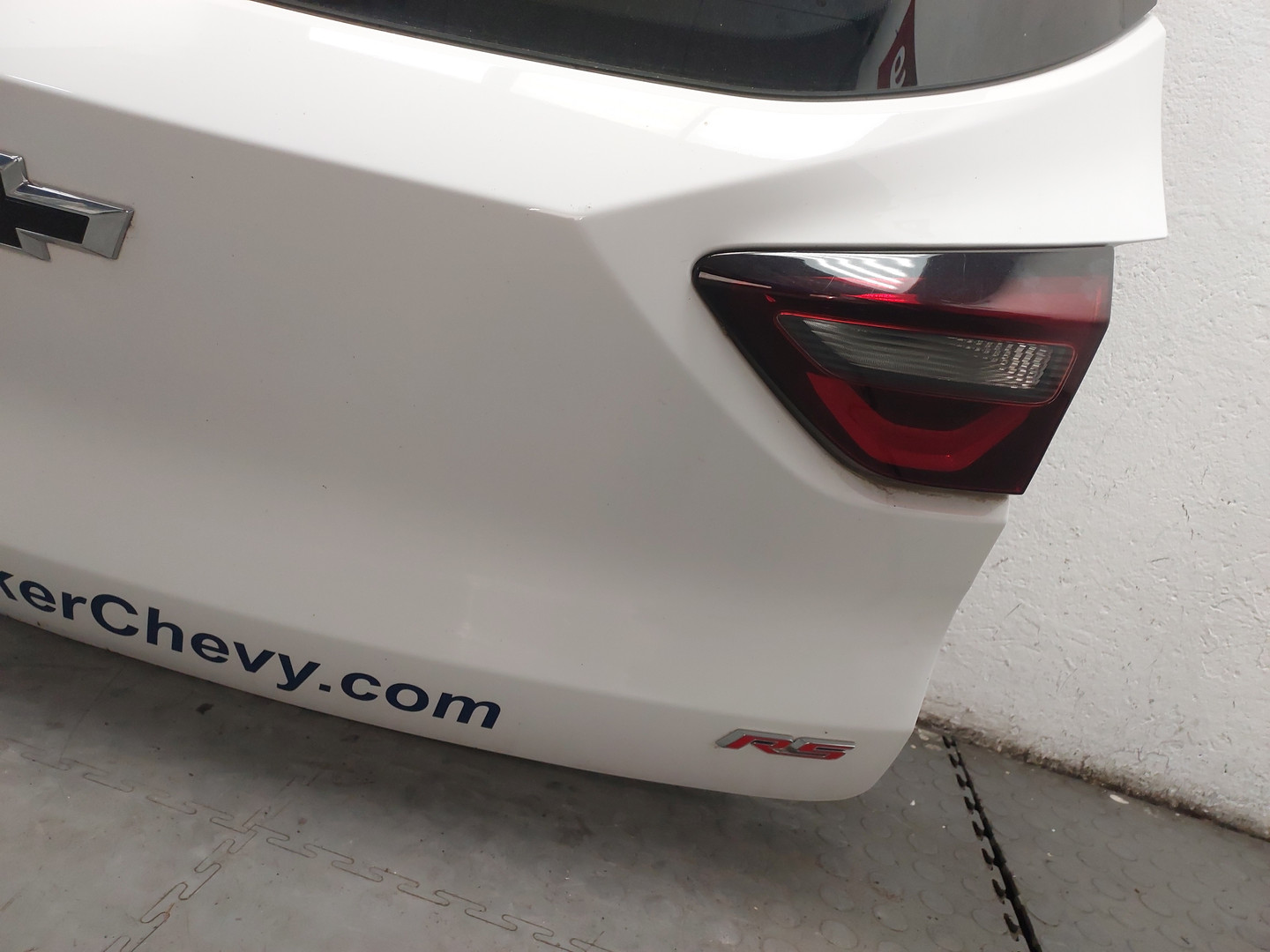 Дверь багажника