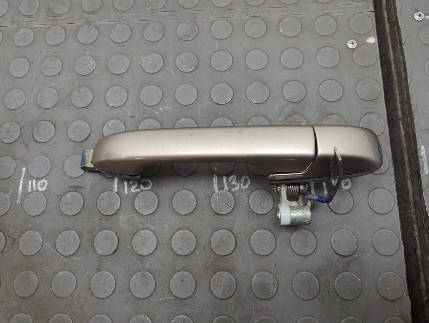 Ручка двери наружная