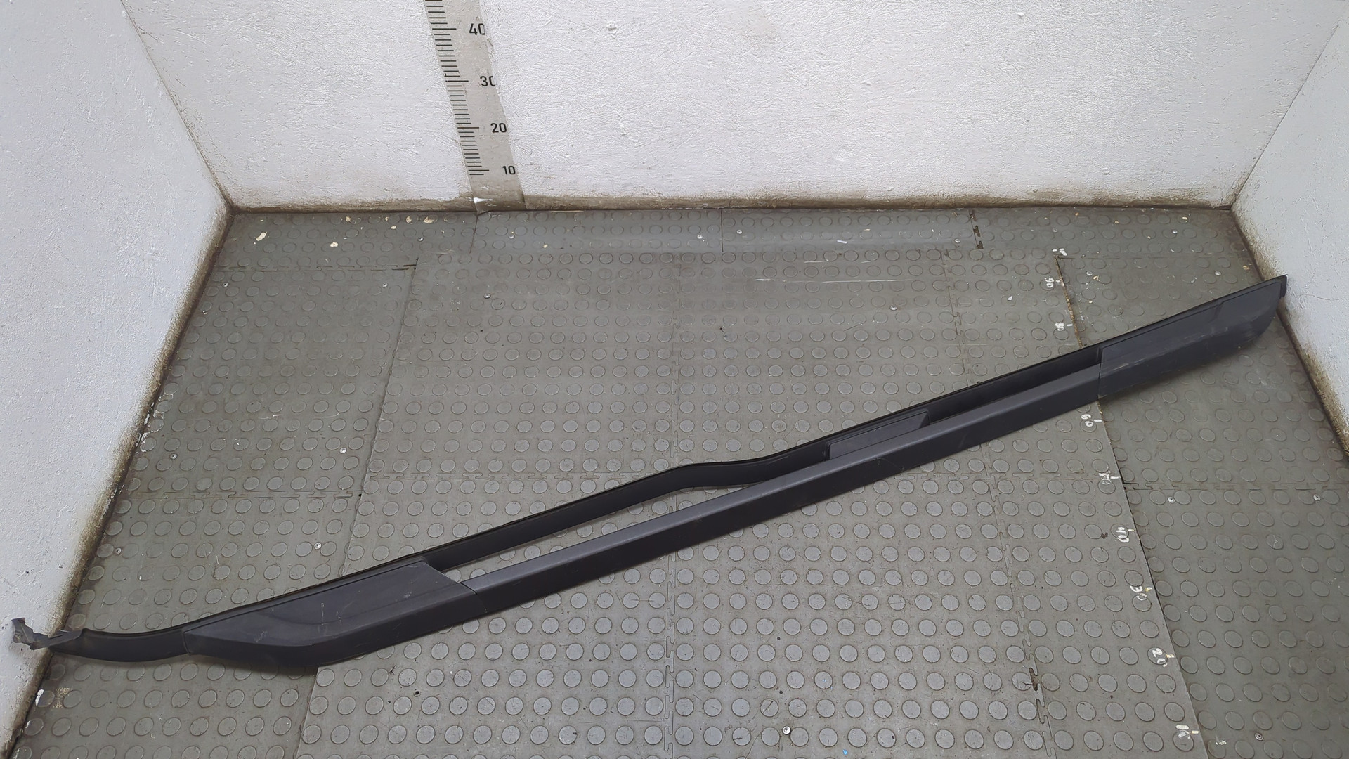 Рейлинг (релинг) правый (планка на крышу)