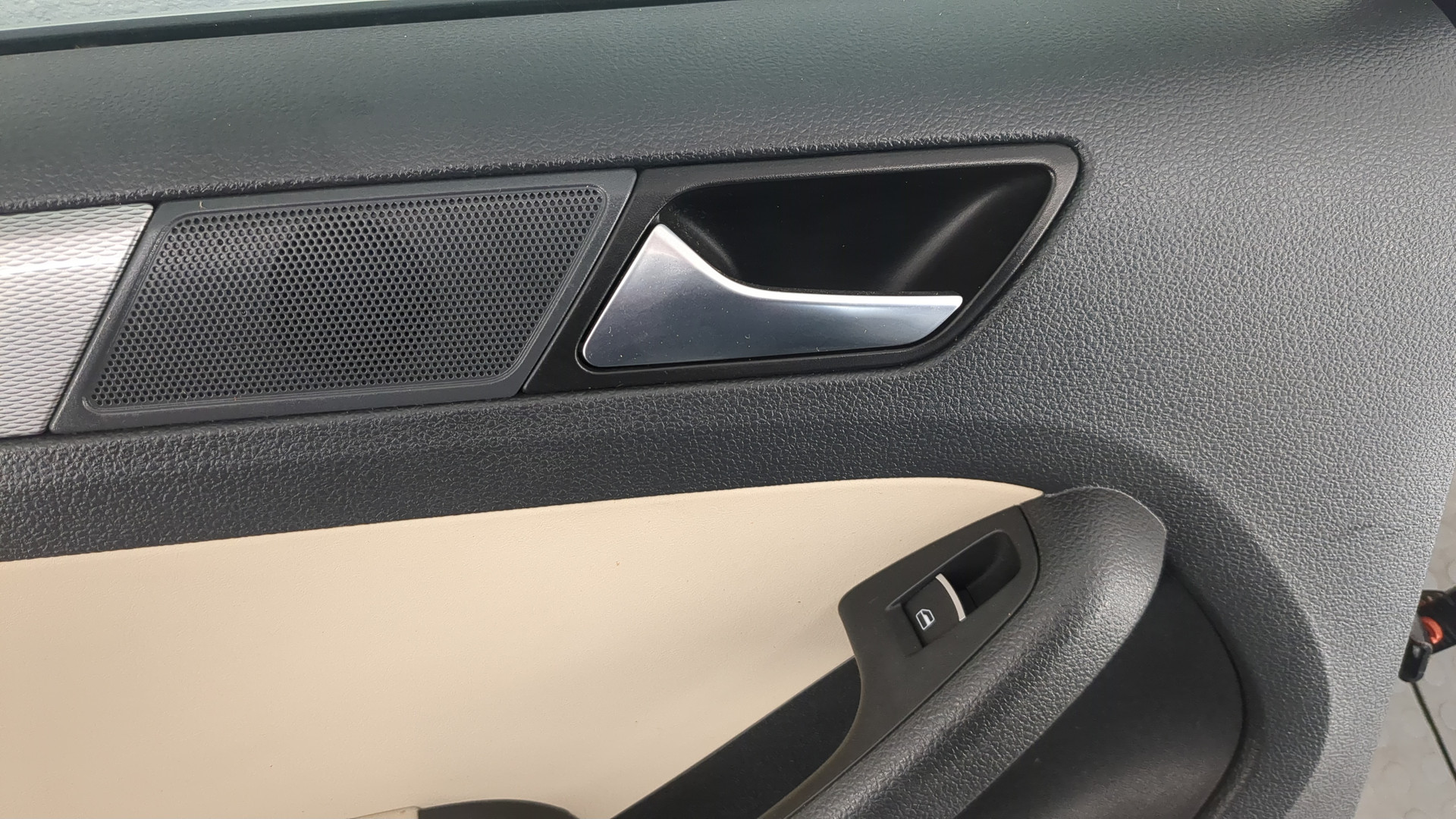 Дверь задняя левая