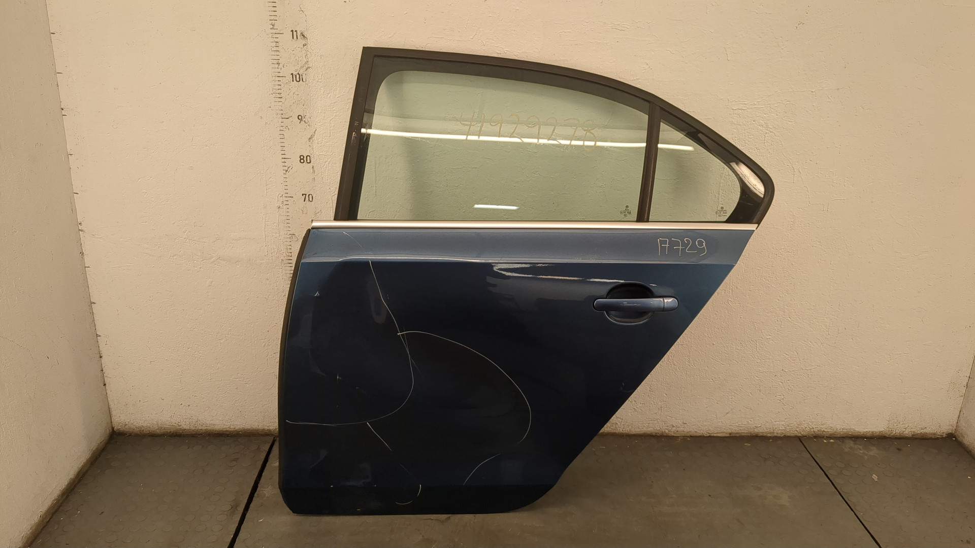 Дверь задняя левая