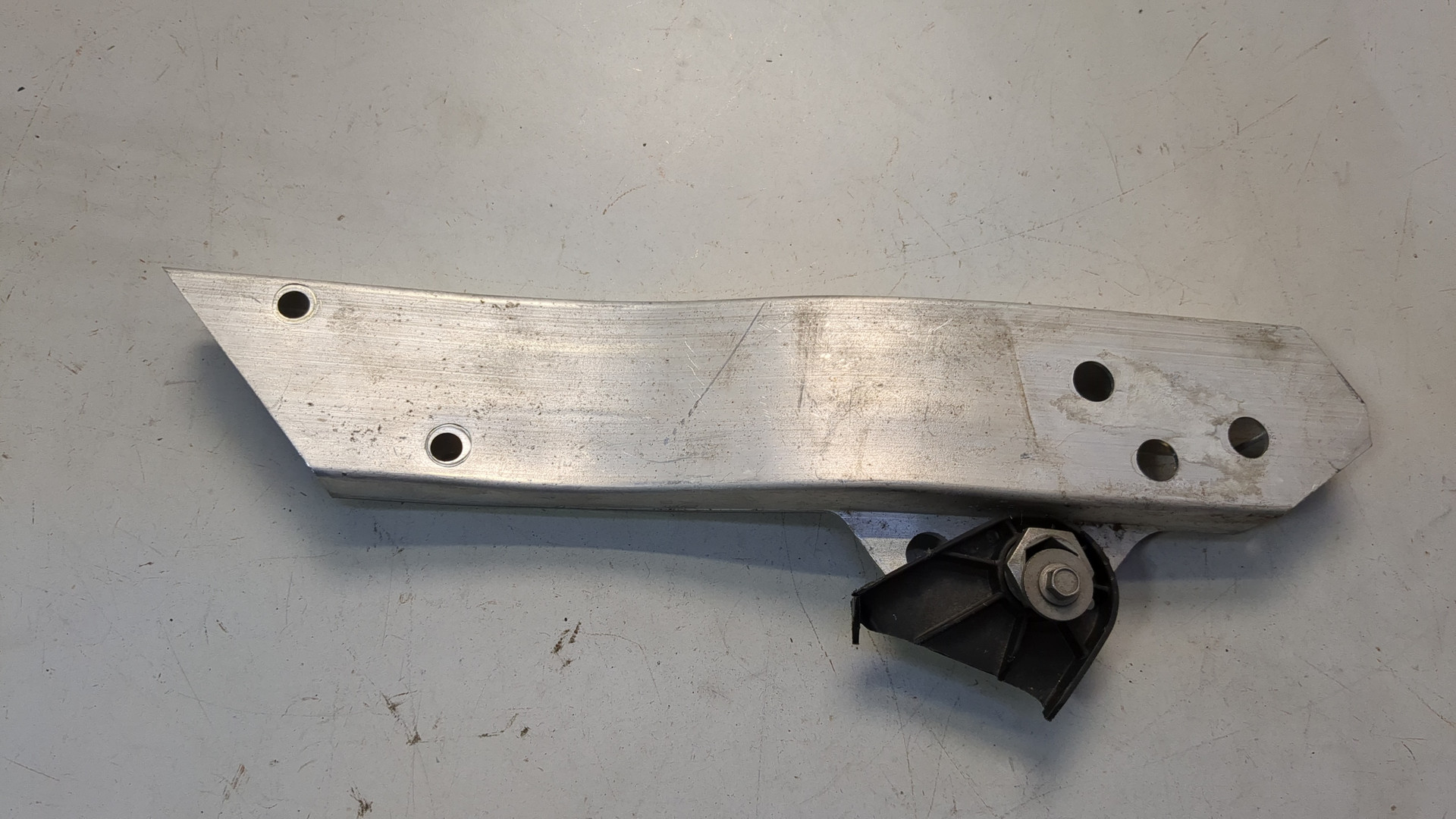 Кронштейн радиатора