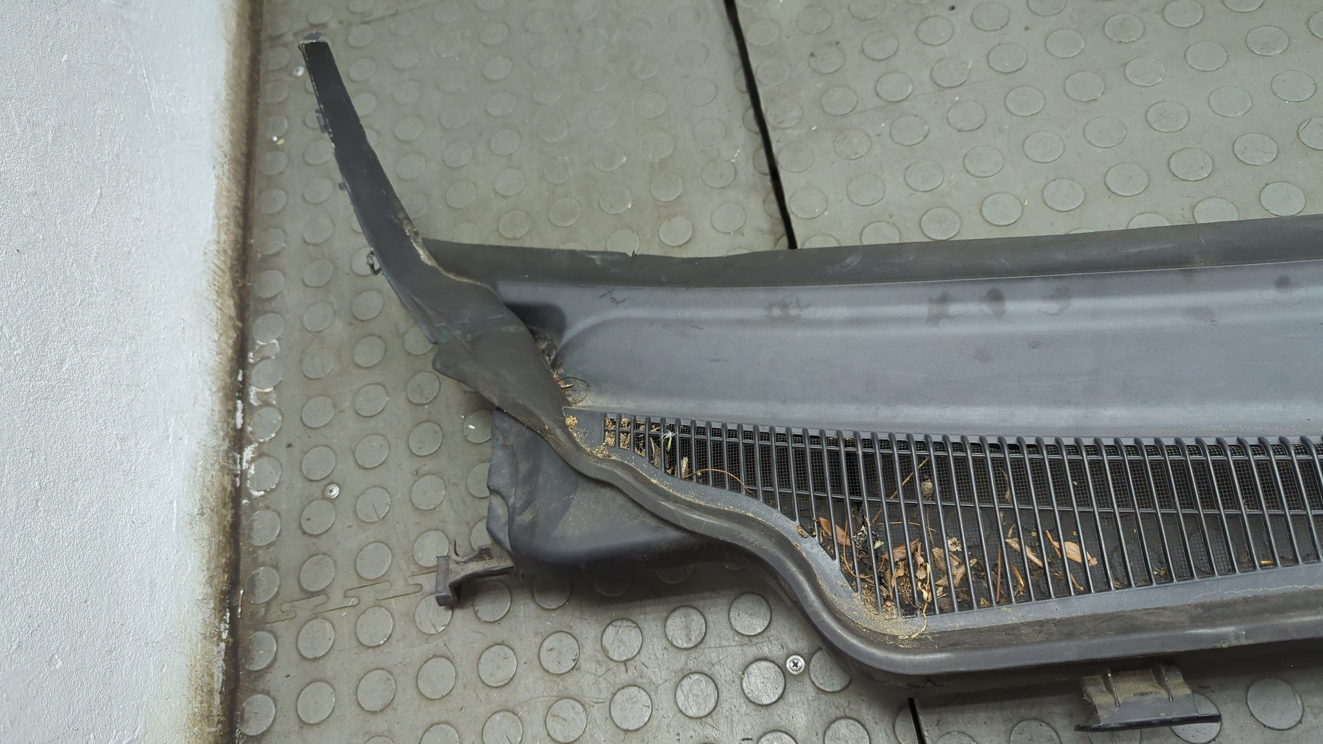 Решетка стеклоочистителей (Жабо)