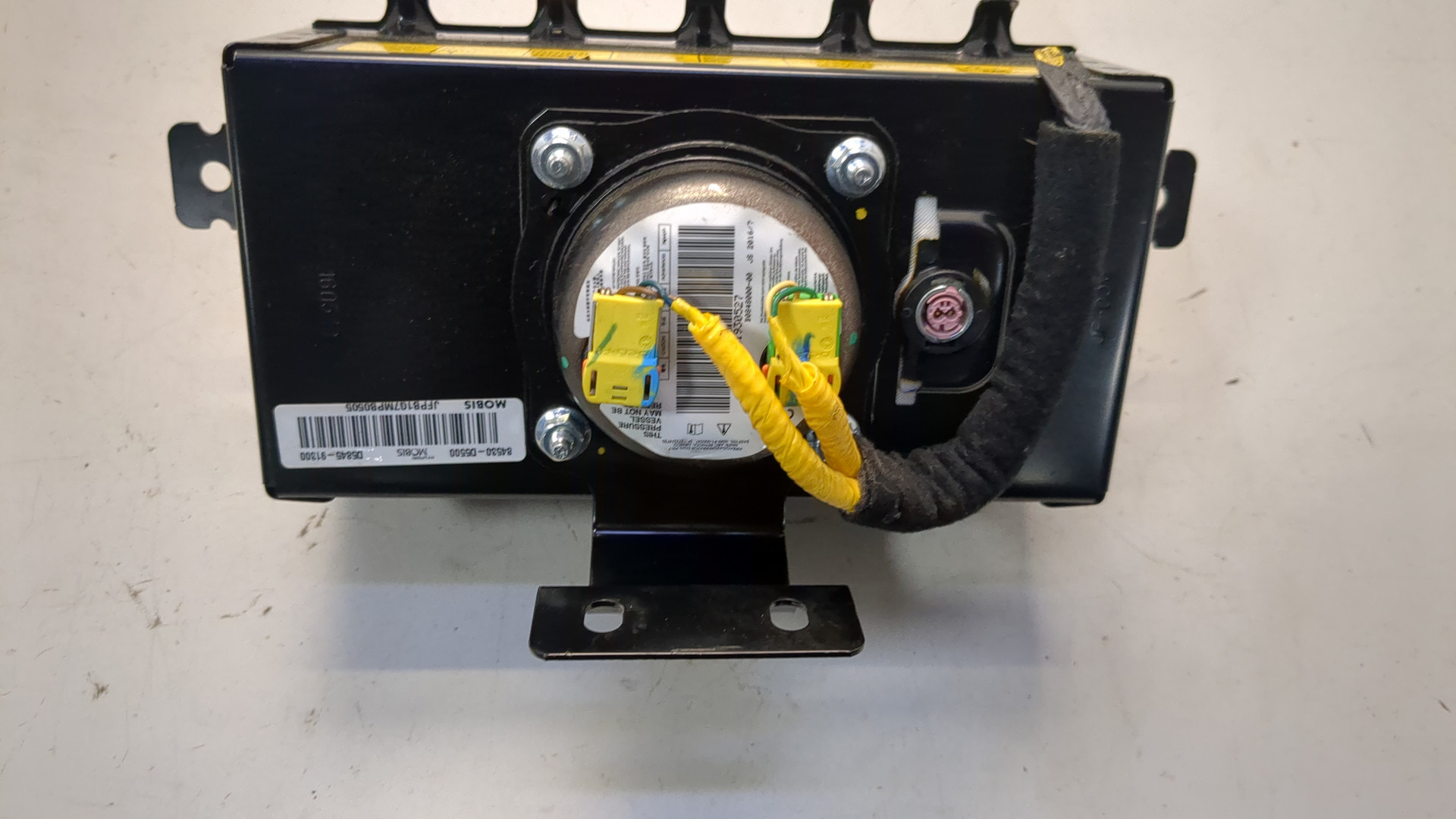 Подушка безопасности пассажирская (в торпедо)