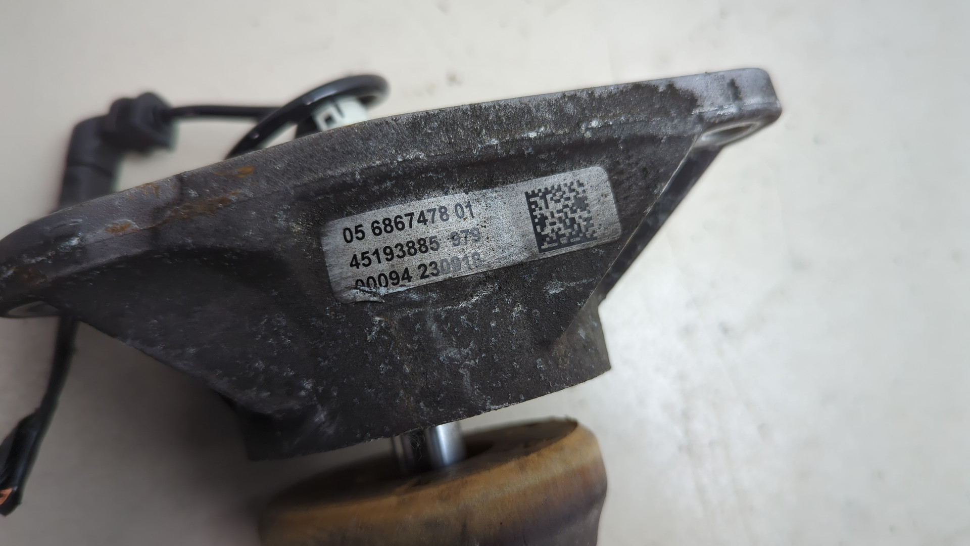 Амортизатор задний (стойка)