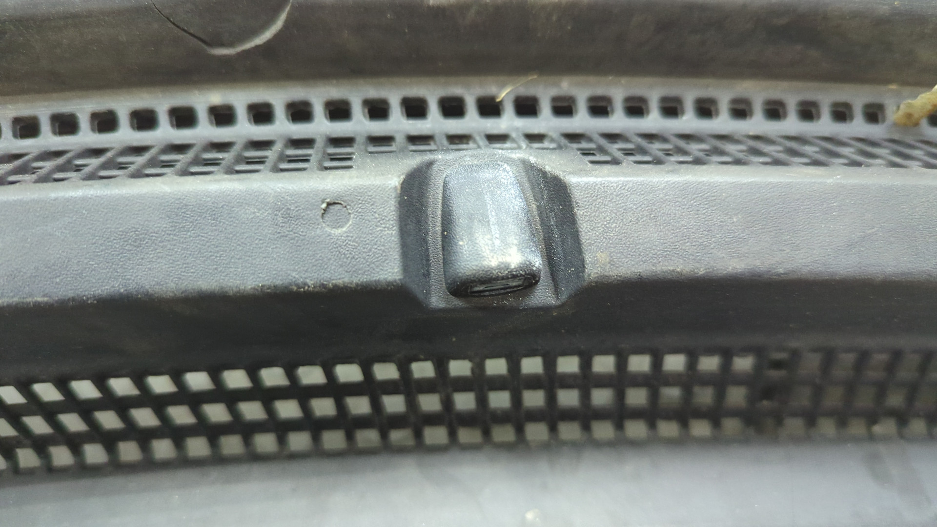 Решетка стеклоочистителей (Жабо)