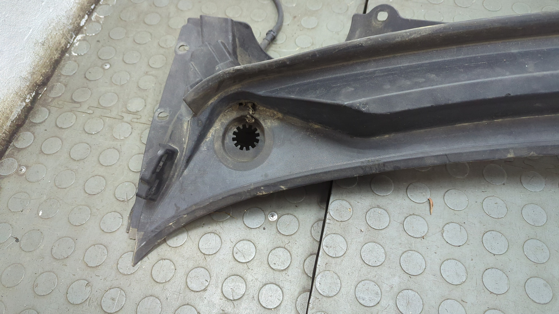 Решетка стеклоочистителей (Жабо)