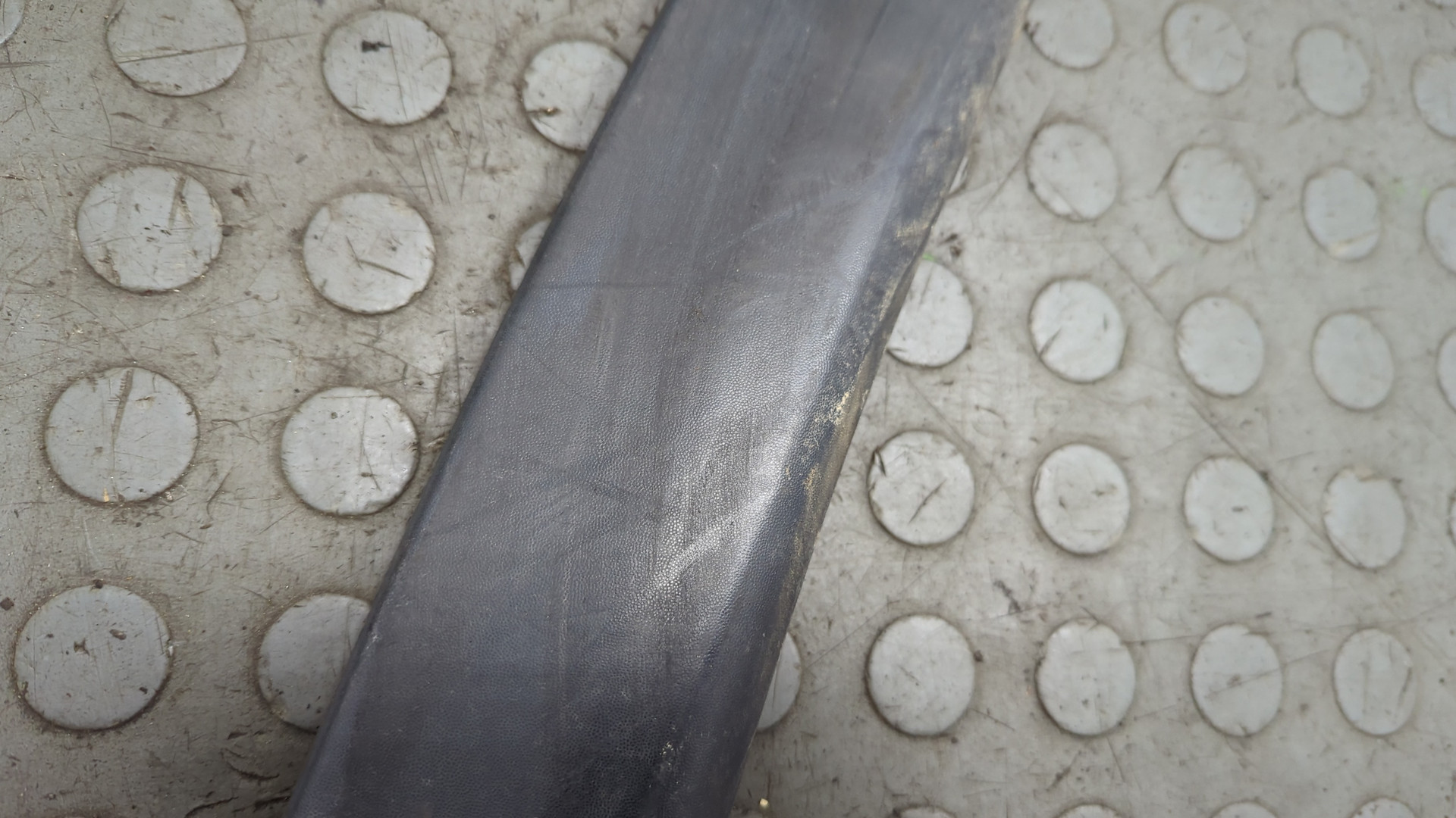 Накладка переднего крыла правого