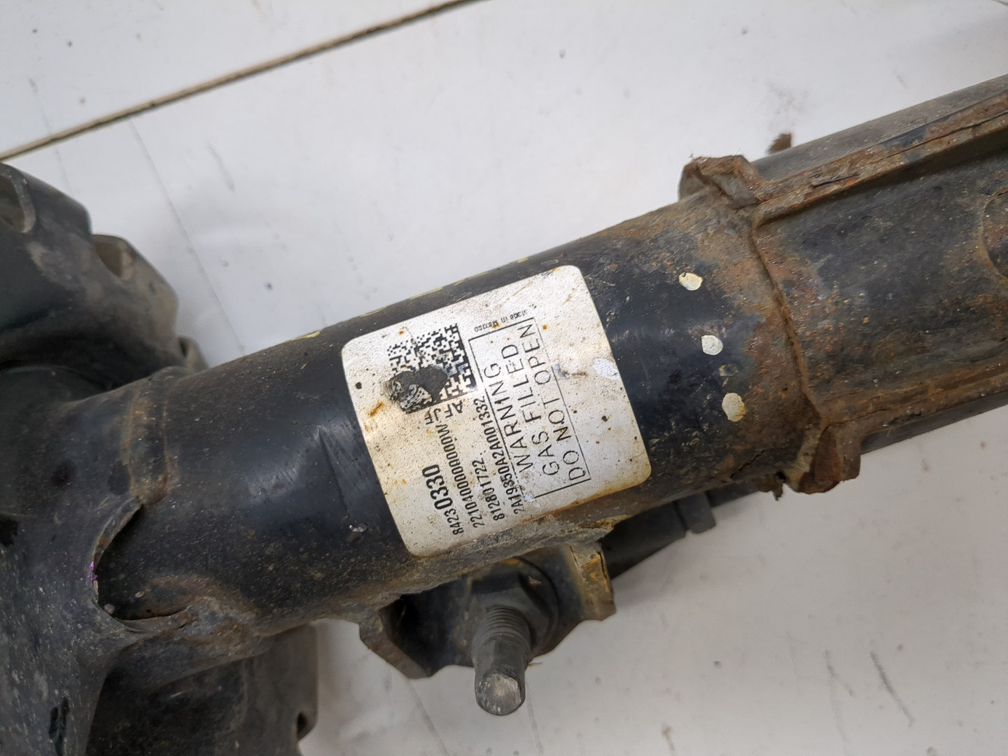 Амортизатор передний правый