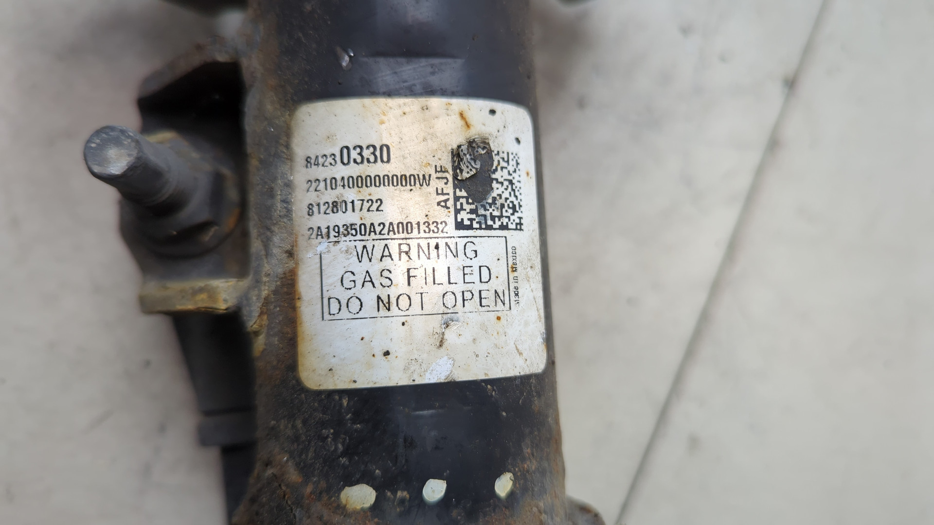 Амортизатор передний правый