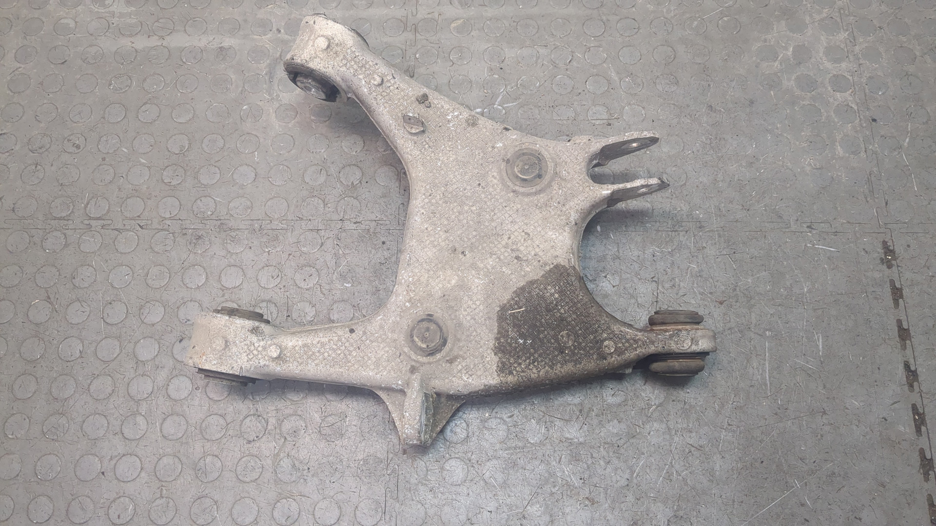 Рычаг задний правый