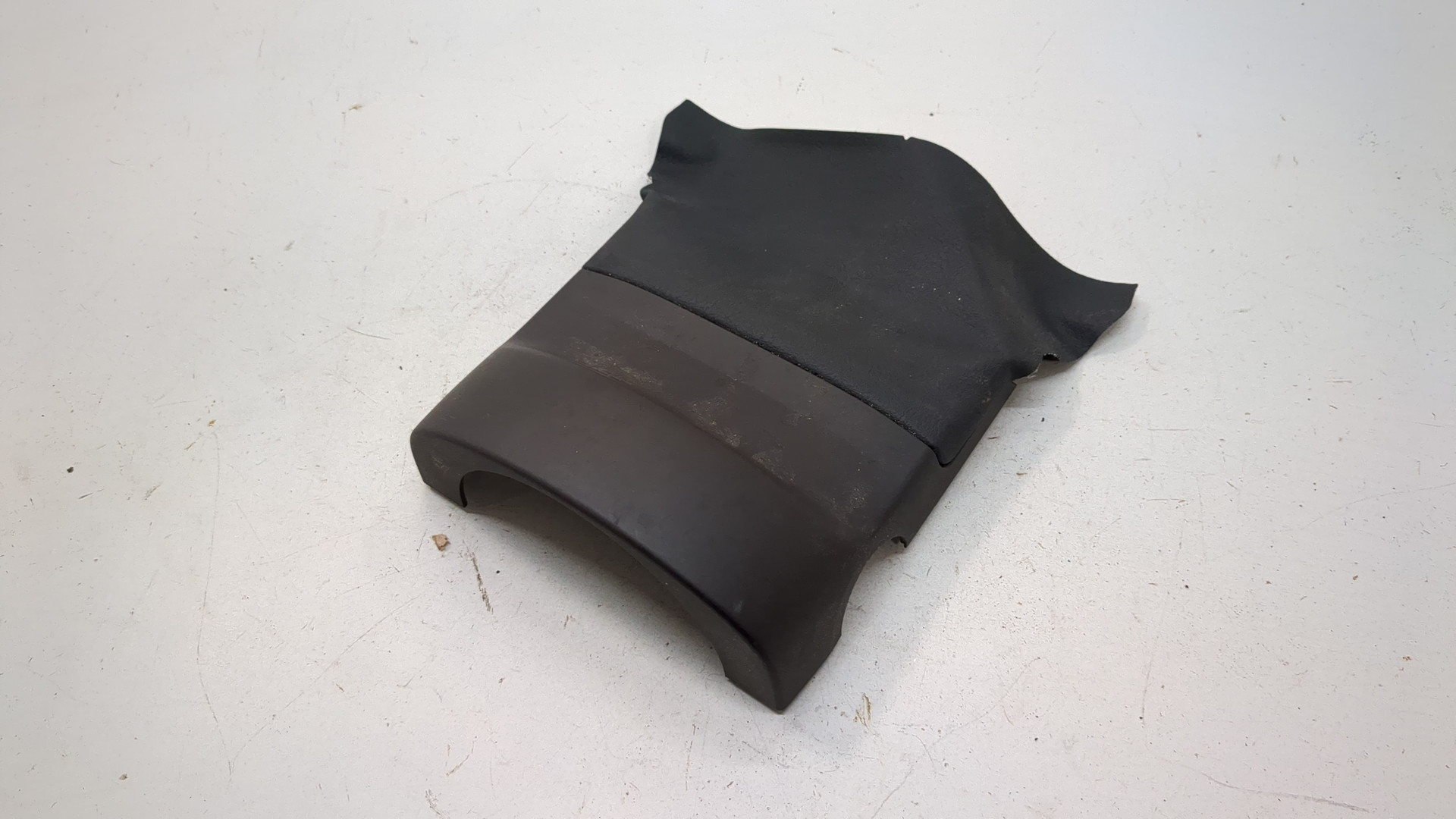 Кожух рулевой колонки