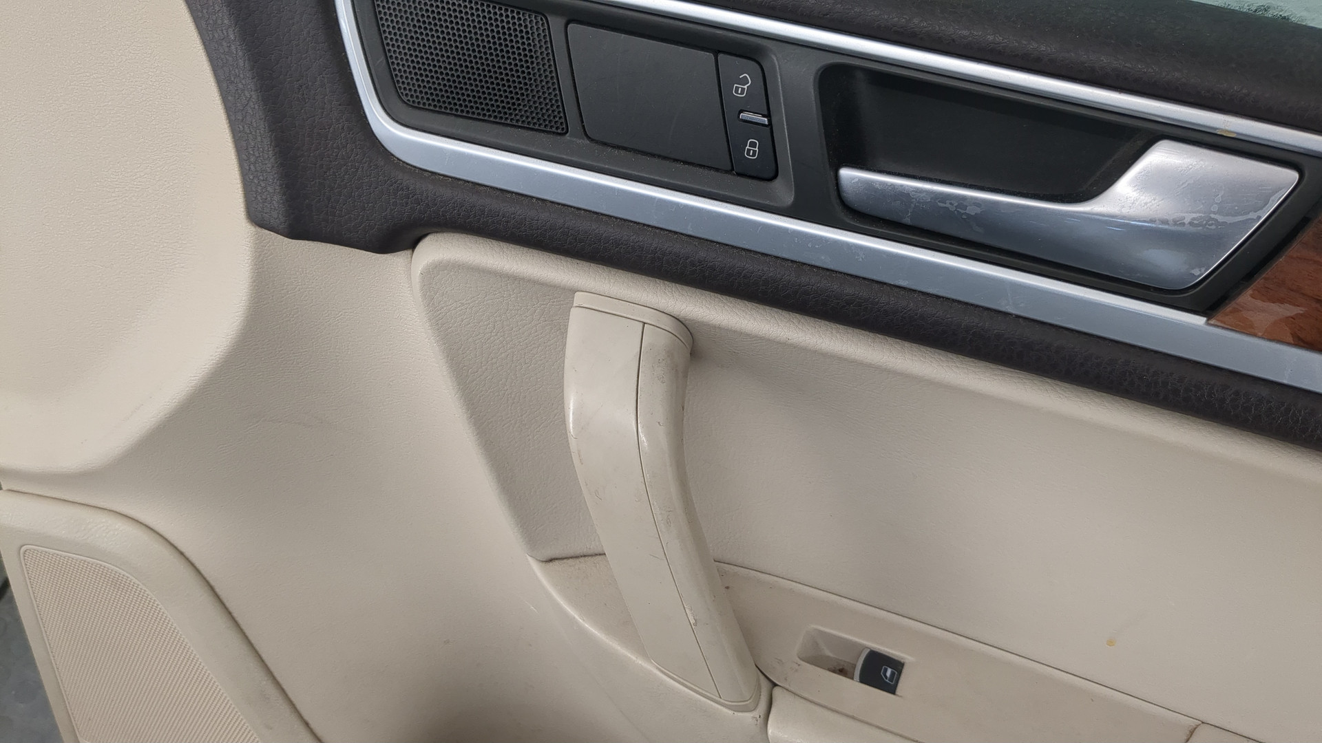 Дверь передняя правая