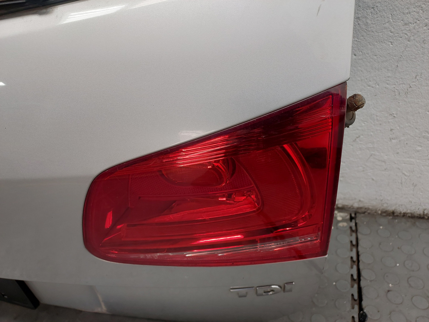 Дверь багажника