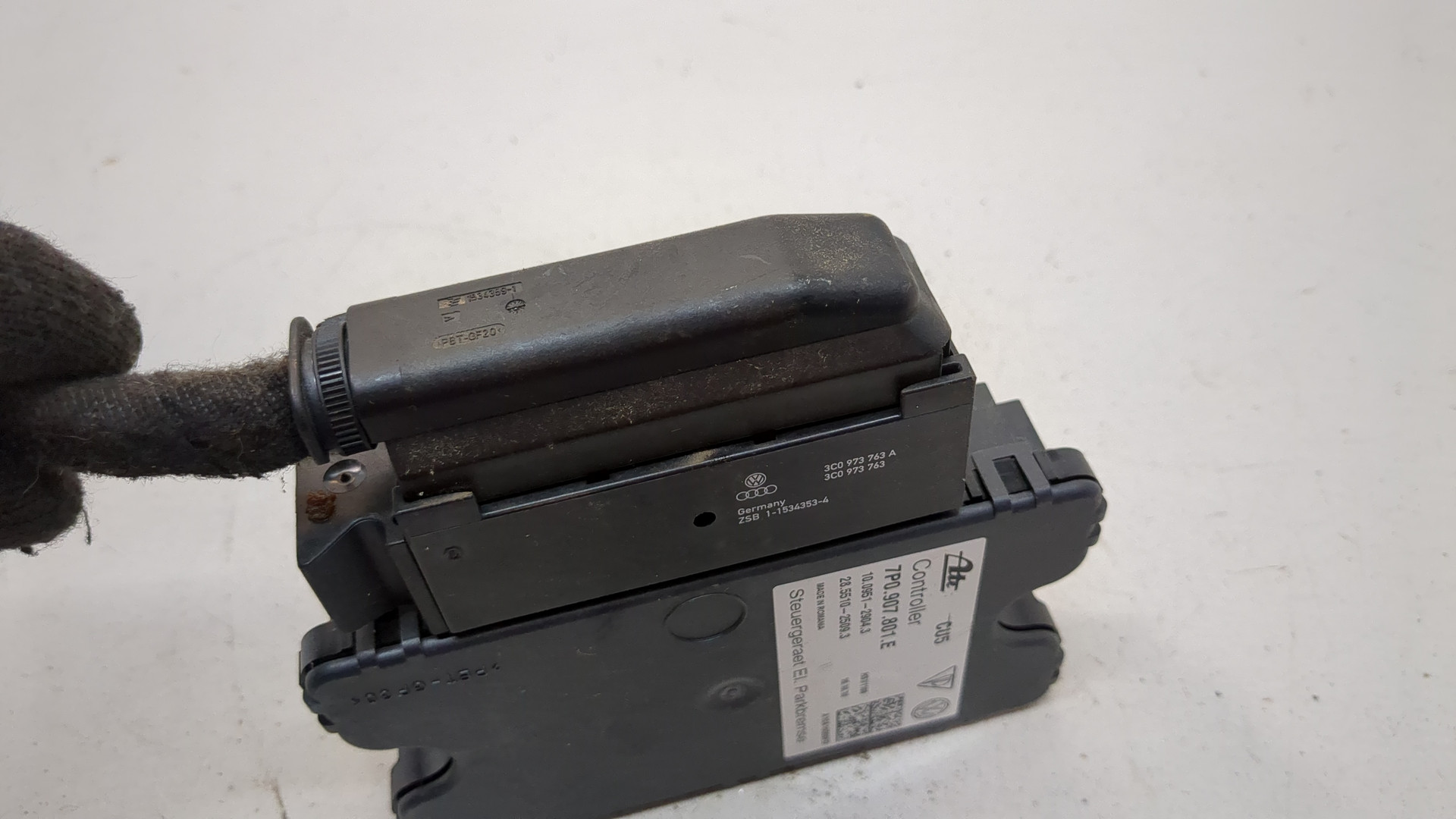 Блок управления парковочным тормозом