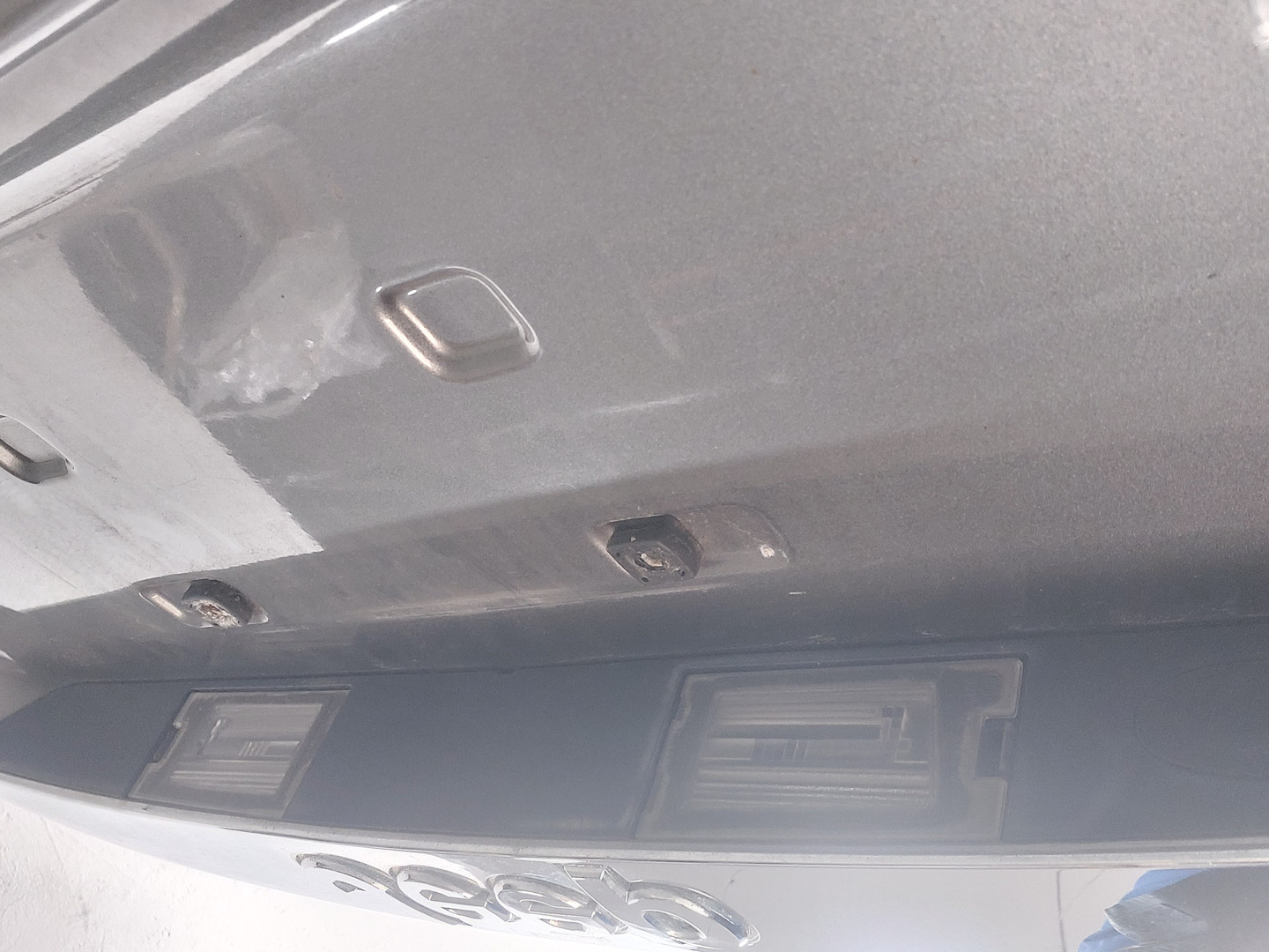 Дверь багажника