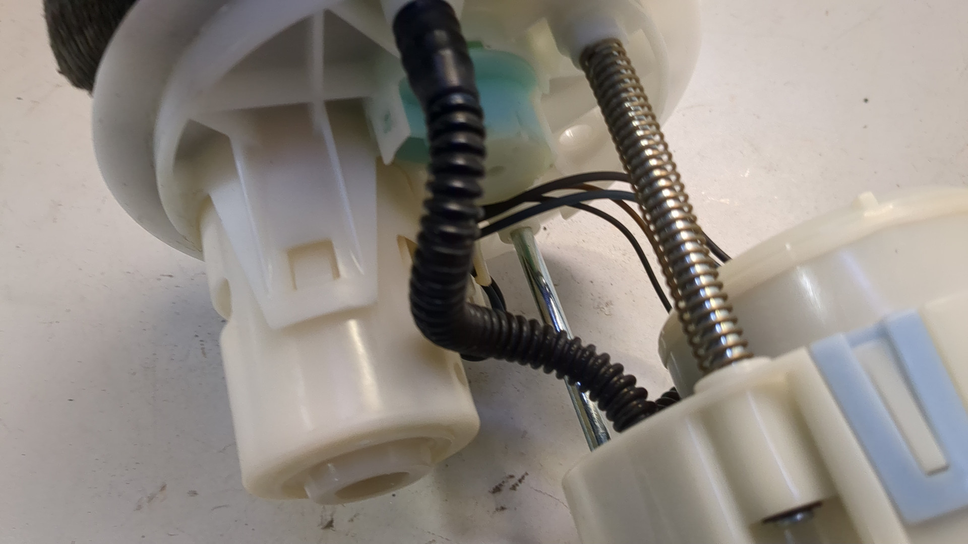 Насос топливный электрический