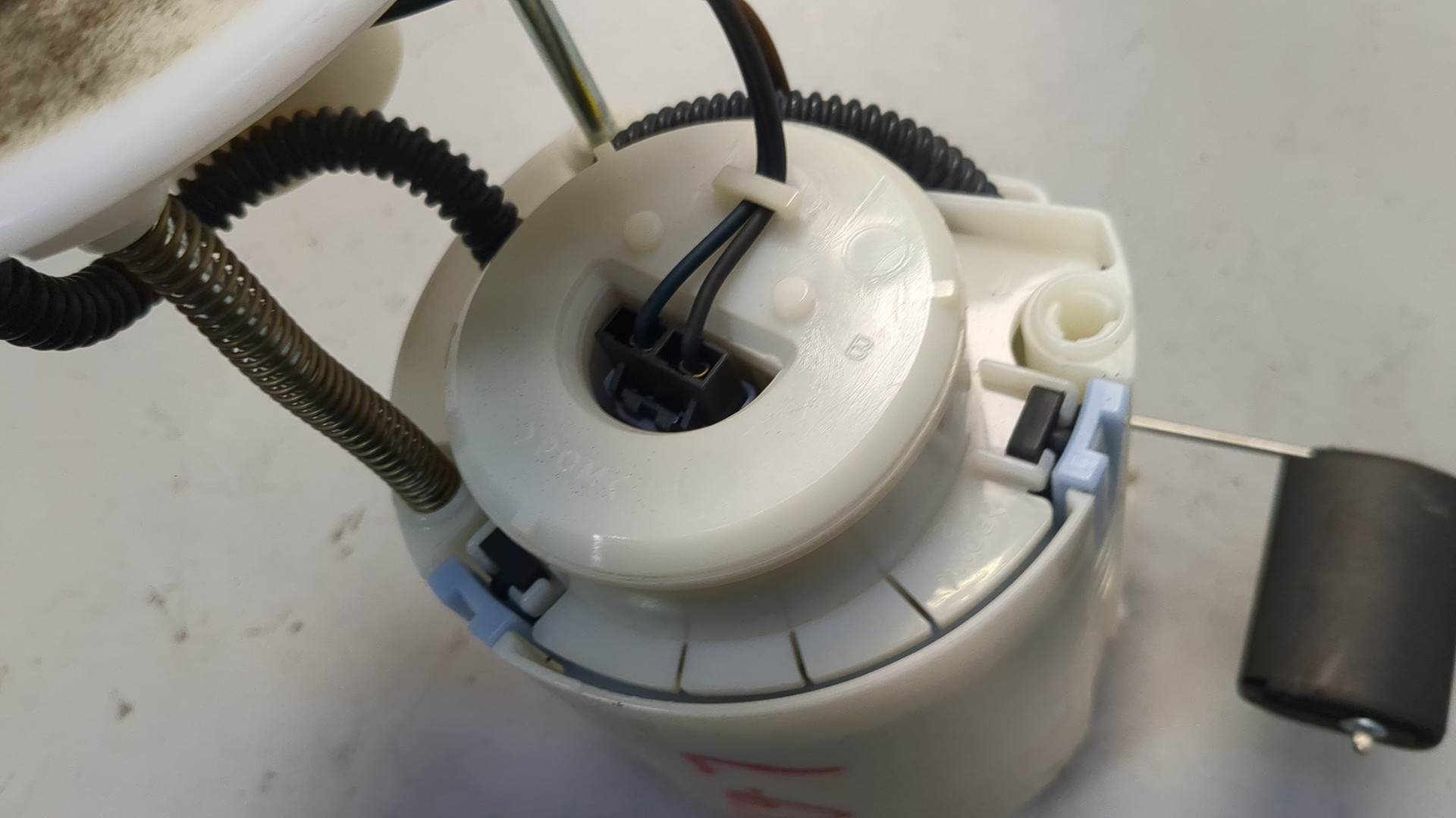 Насос топливный электрический