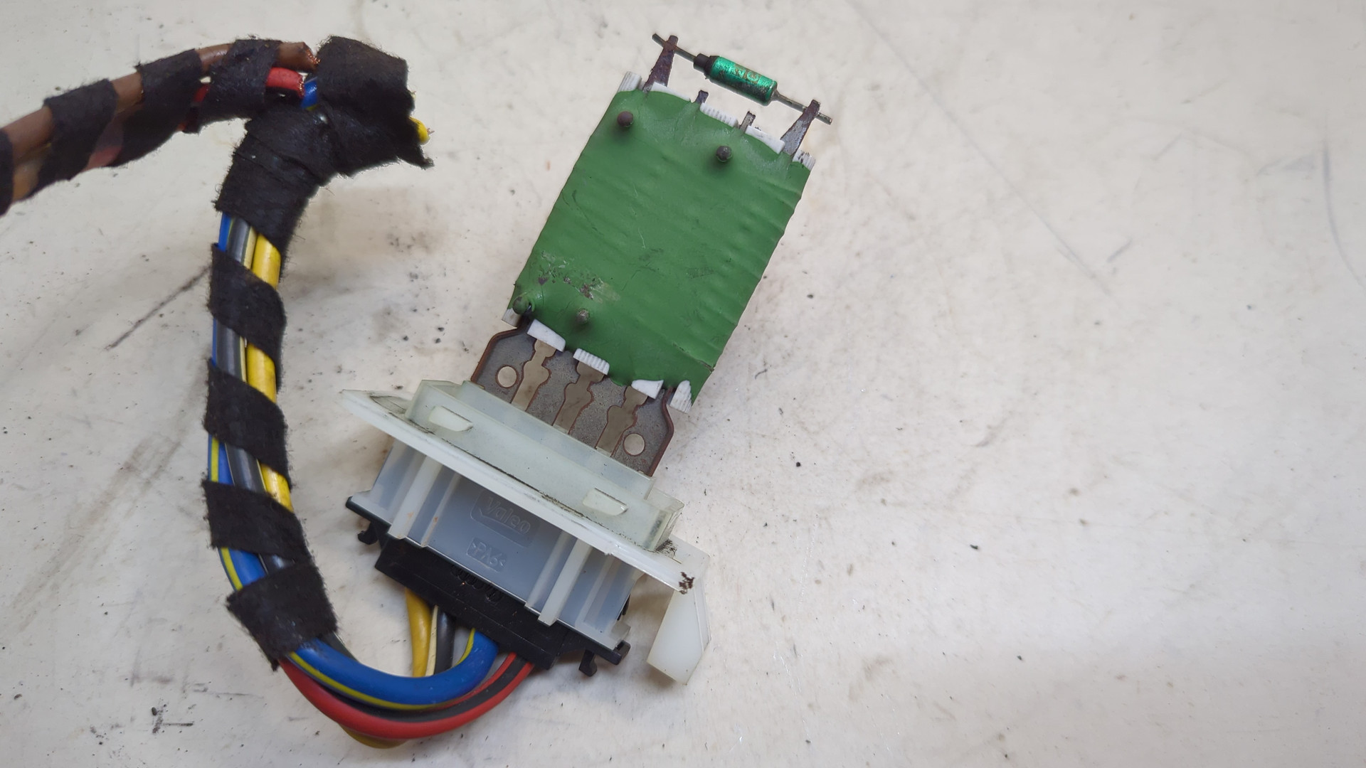 Резистор отопителя