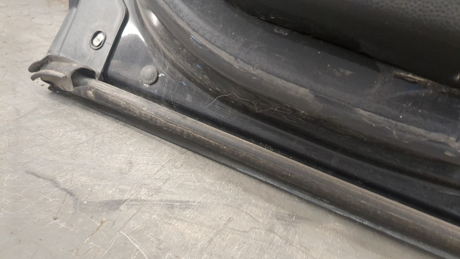 Дверь задняя правая