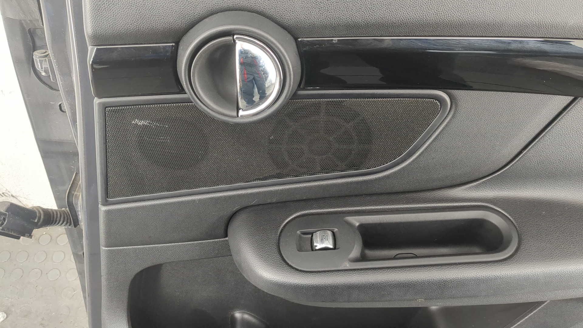 Дверь задняя правая