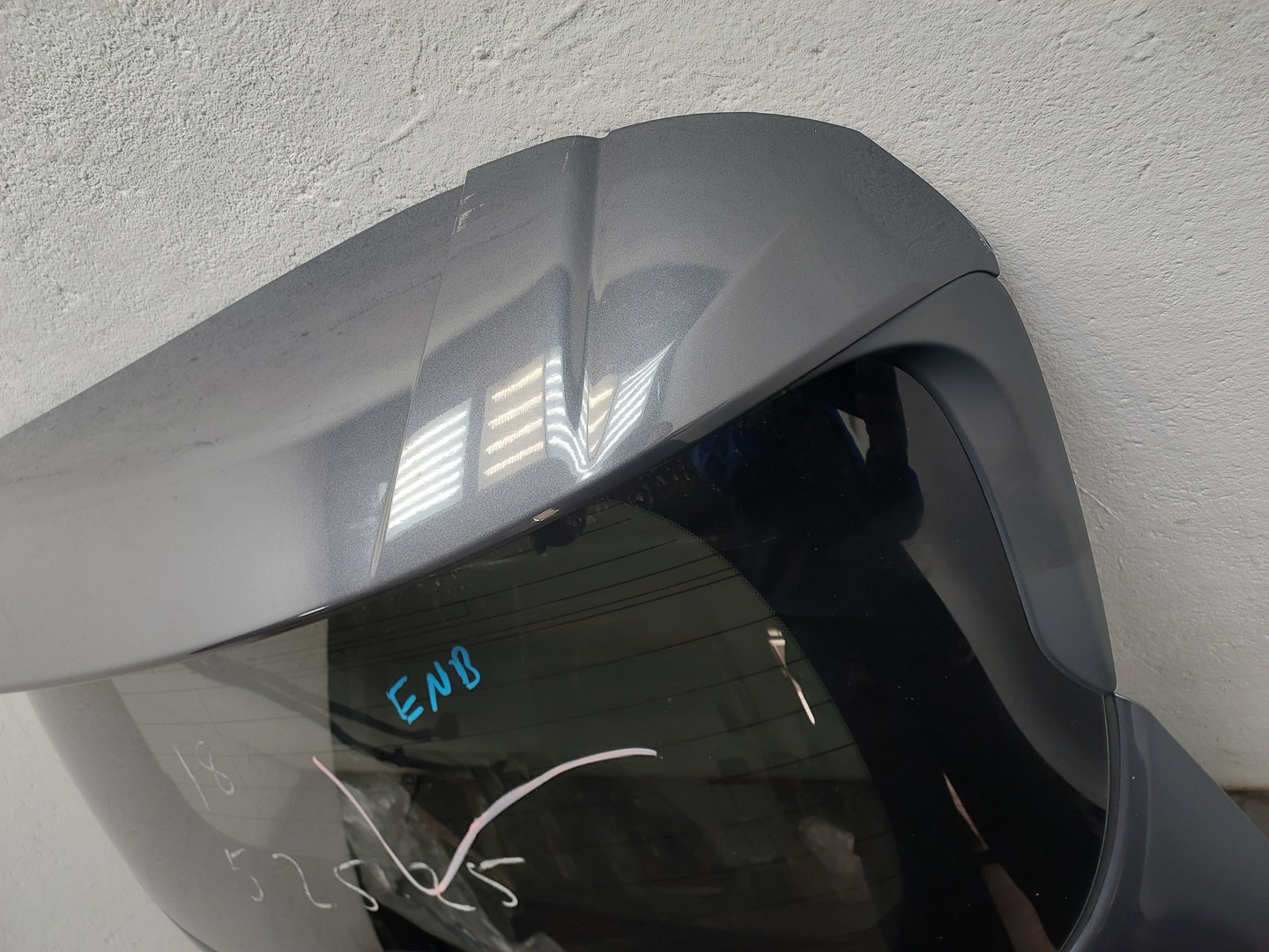 Дверь багажника