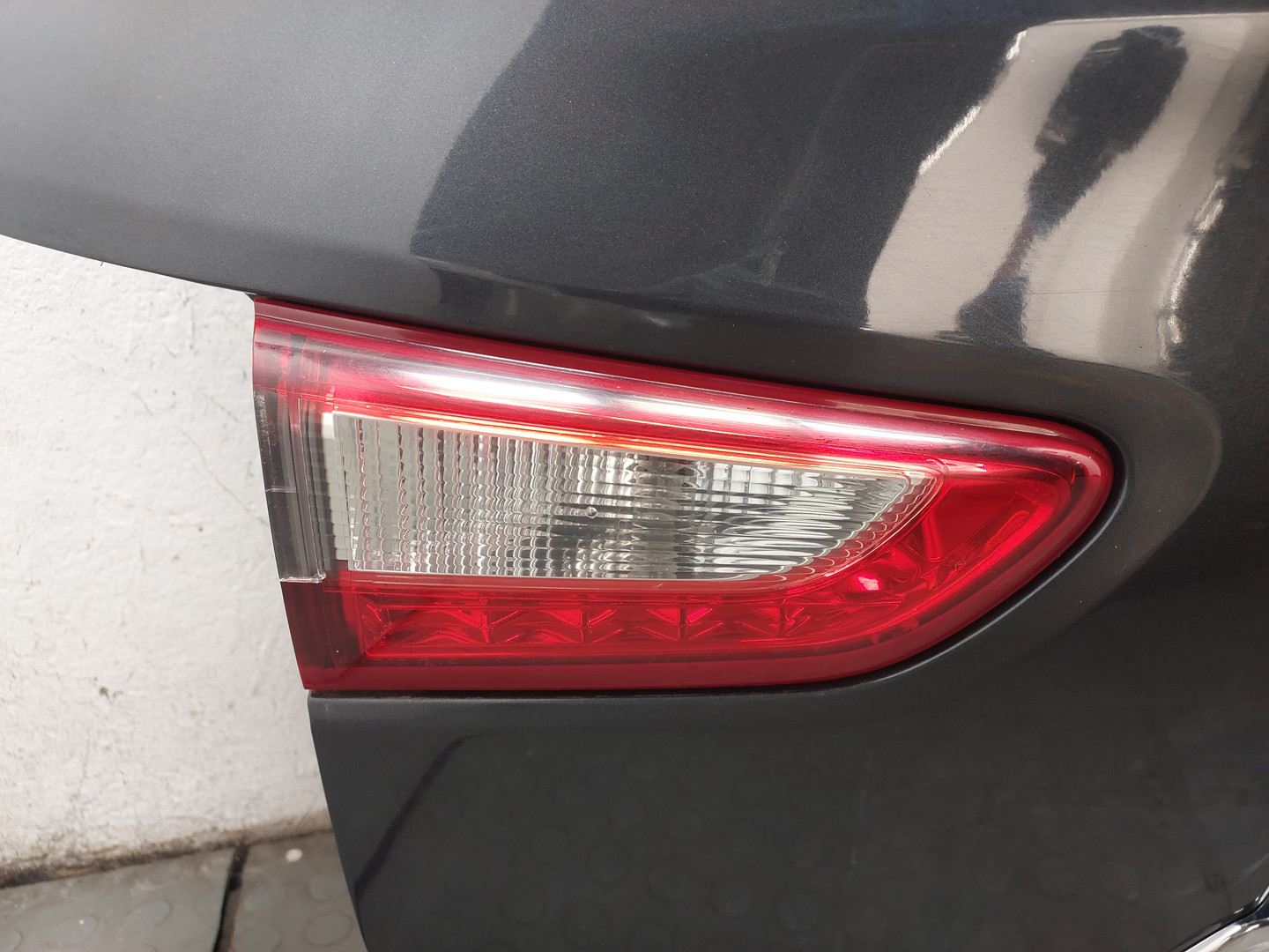 Дверь багажника