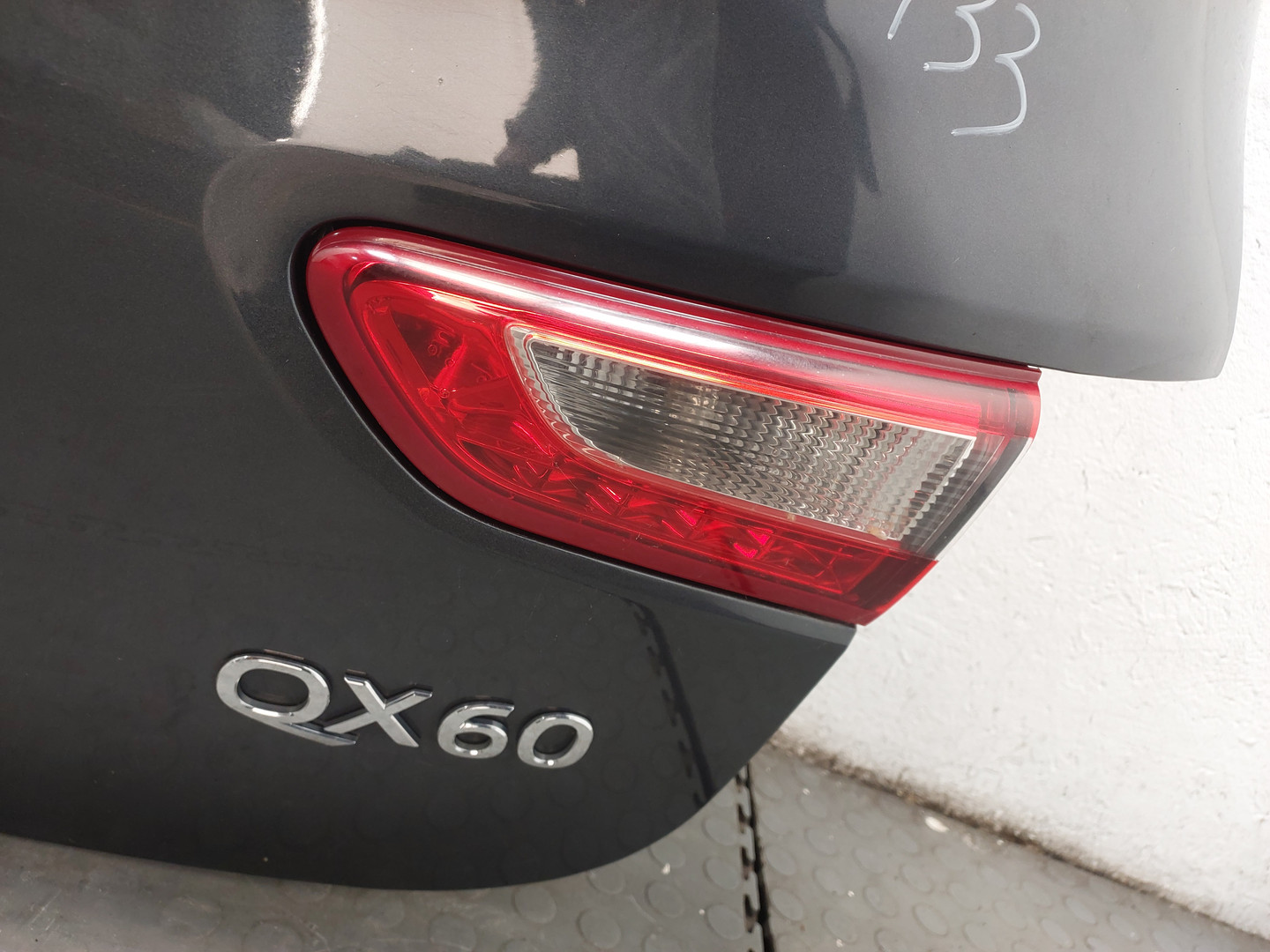 Дверь багажника