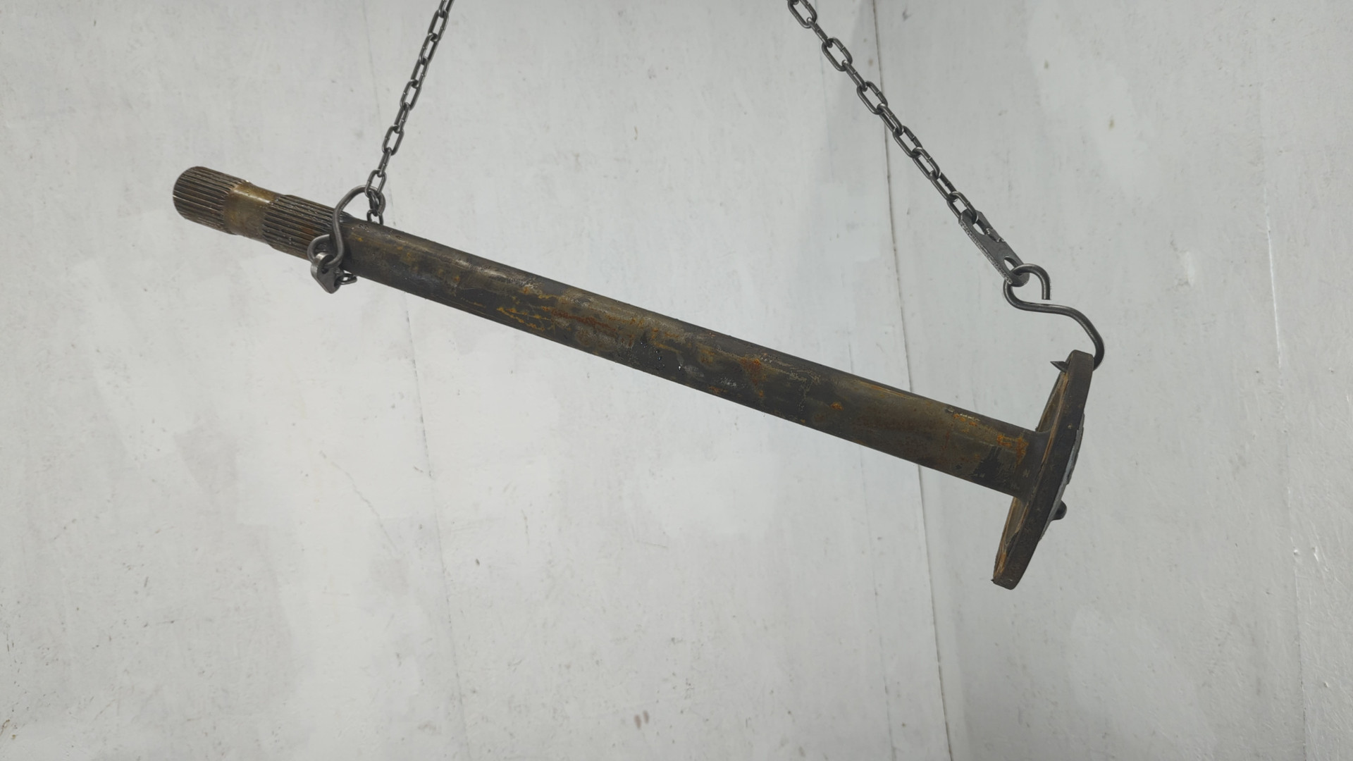 Полуось задняя левая