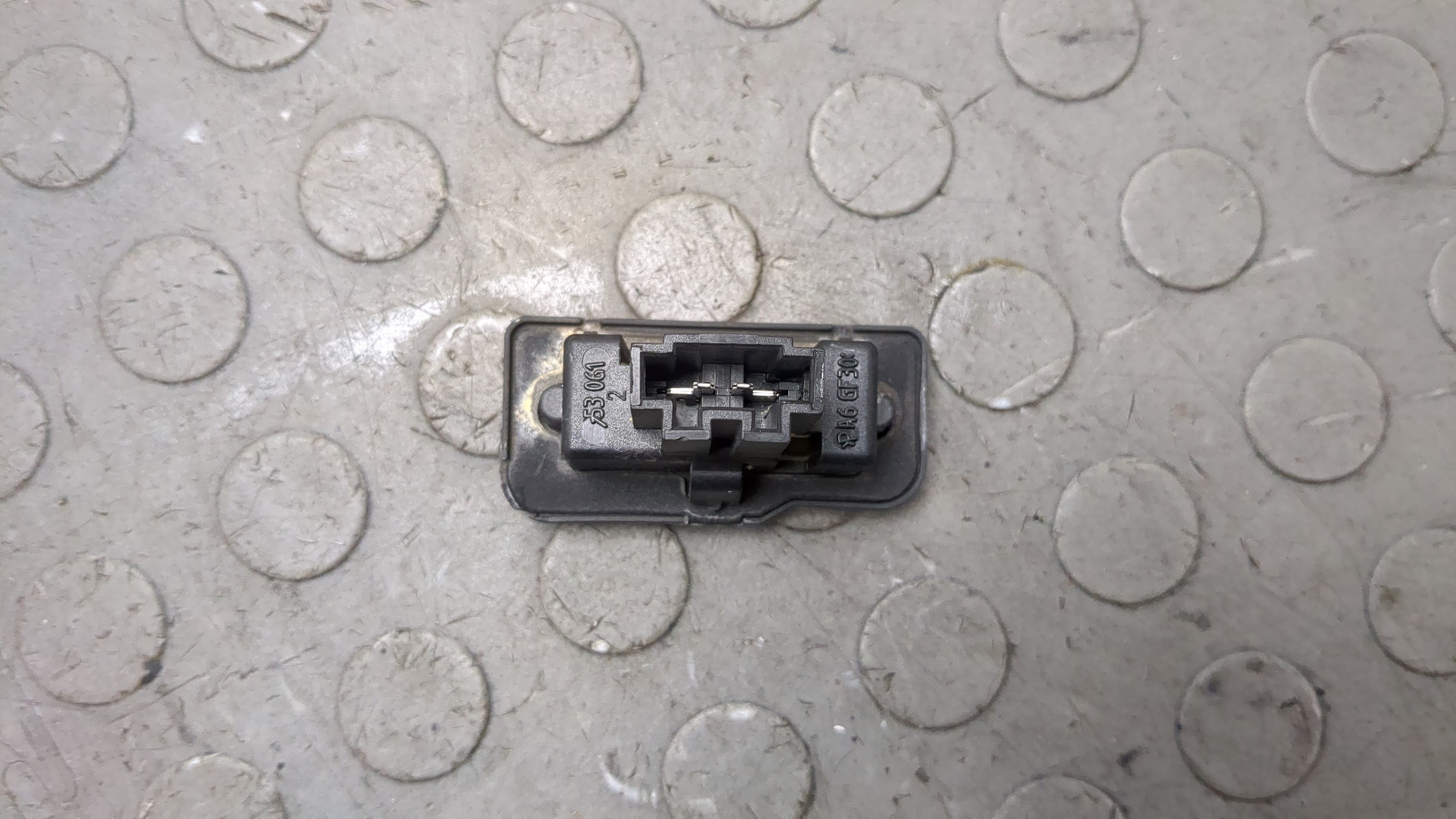 Фонарь подсветки номера