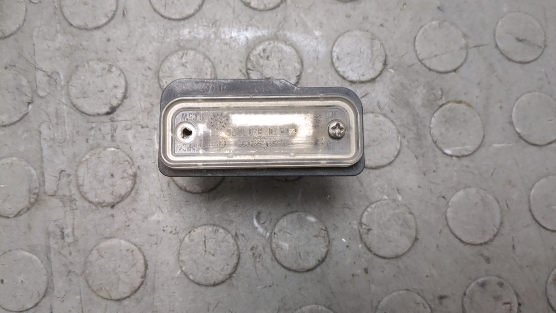 Фонарь подсветки номера