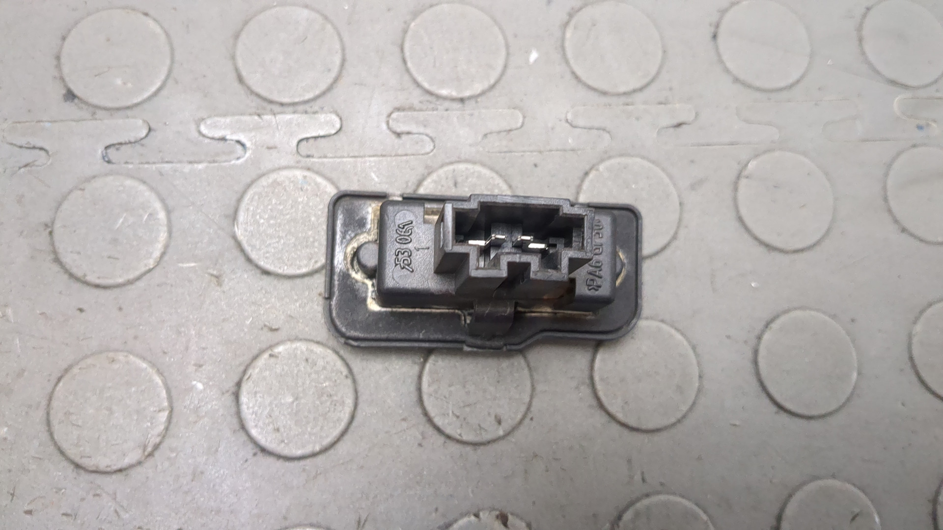 Фонарь подсветки номера