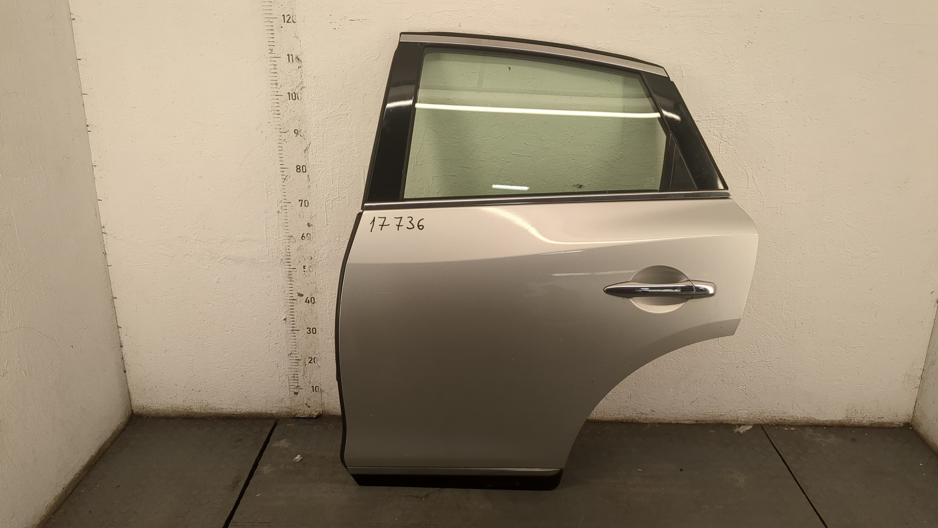 Дверь задняя левая