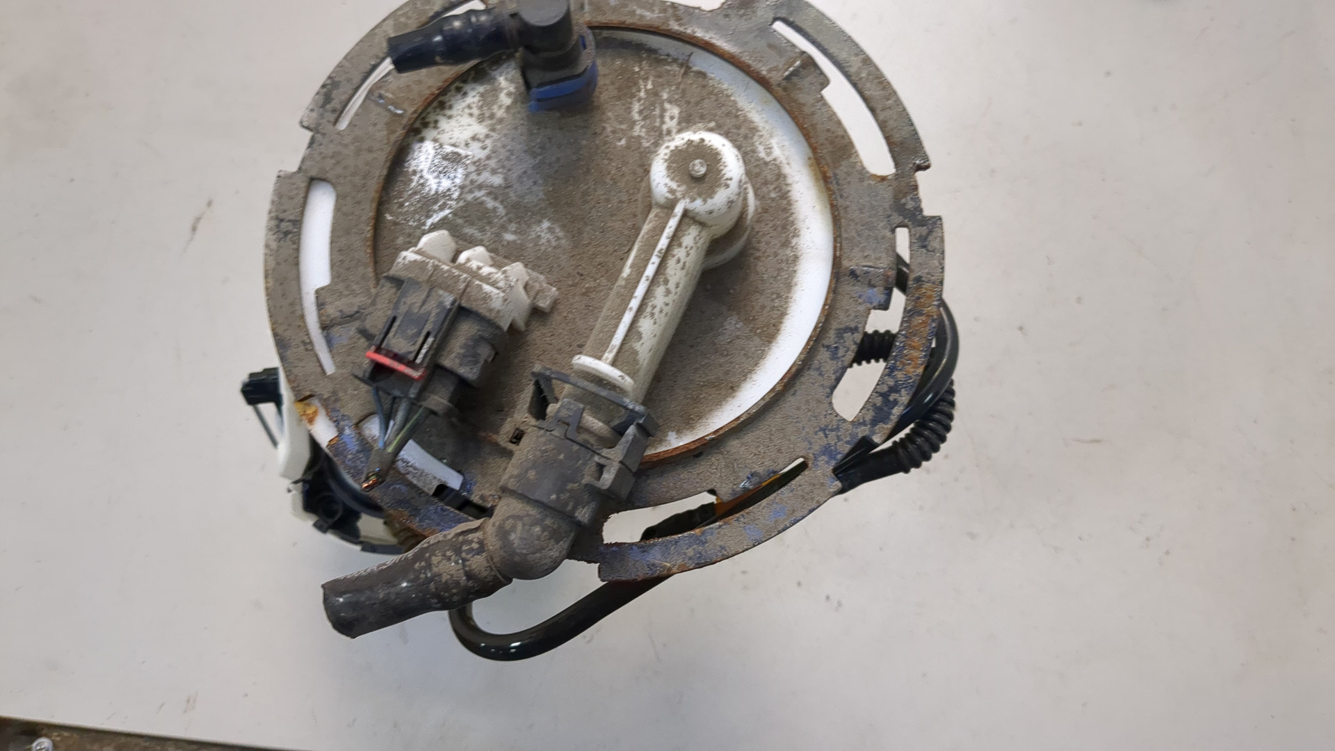 Насос топливный электрический