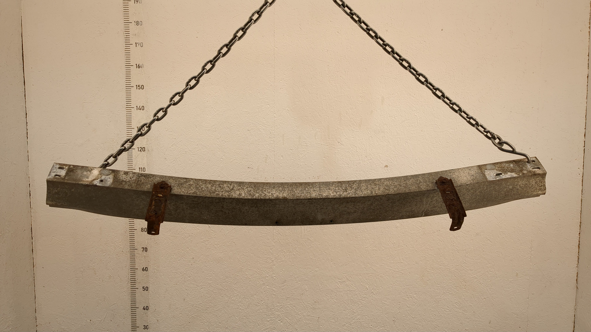 Усилитель заднего бампера