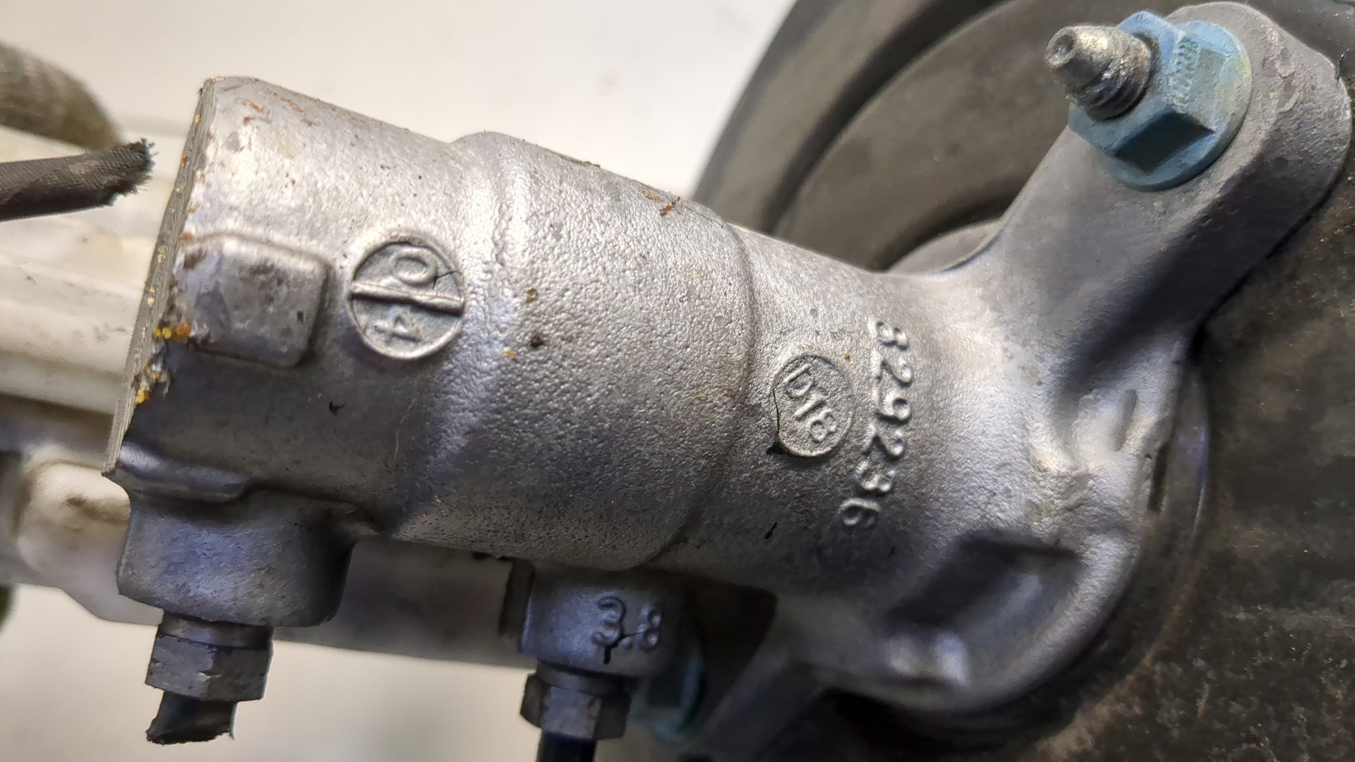 Цилиндр тормозной главный