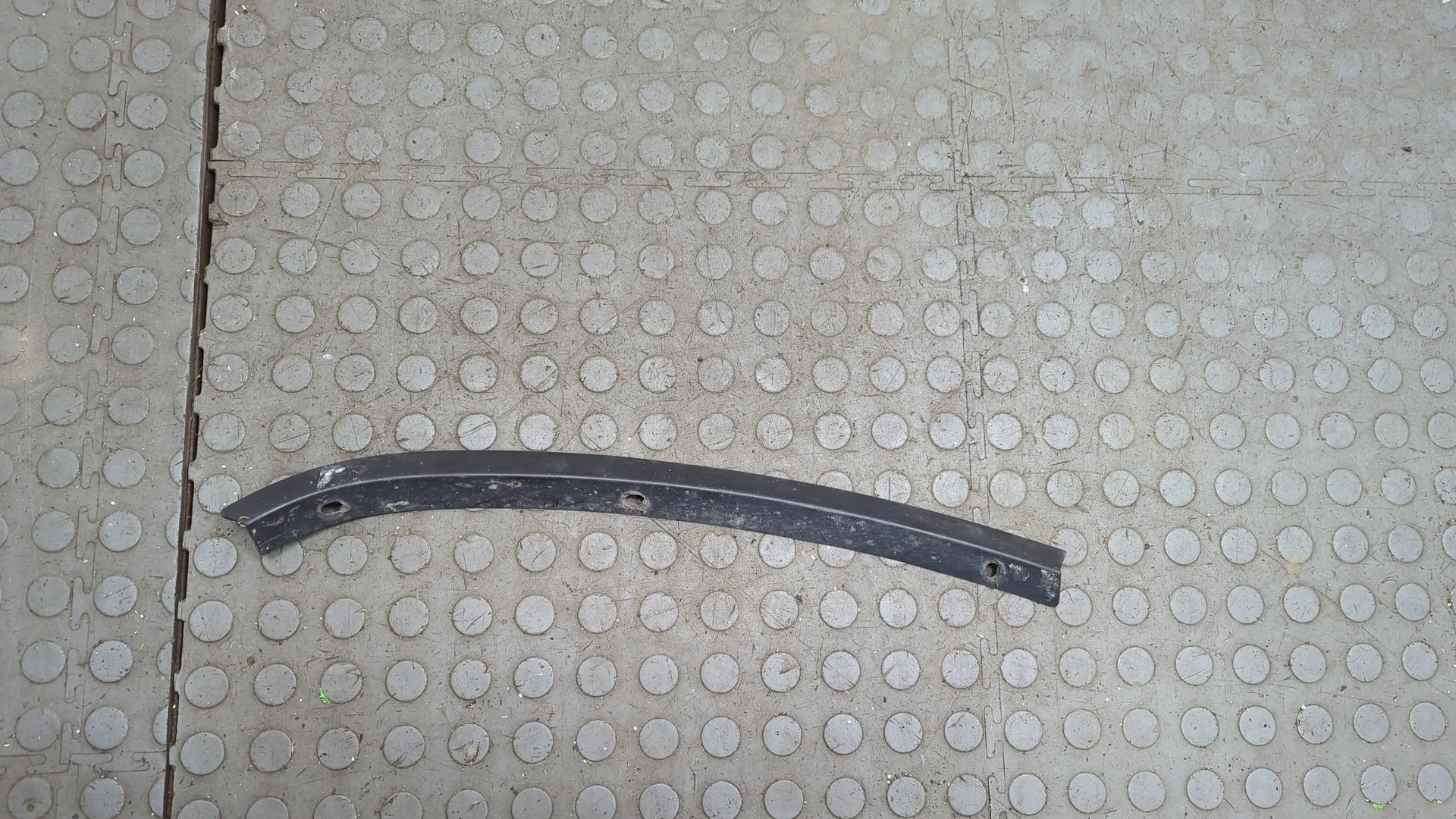 Молдинг заднего крыла правого