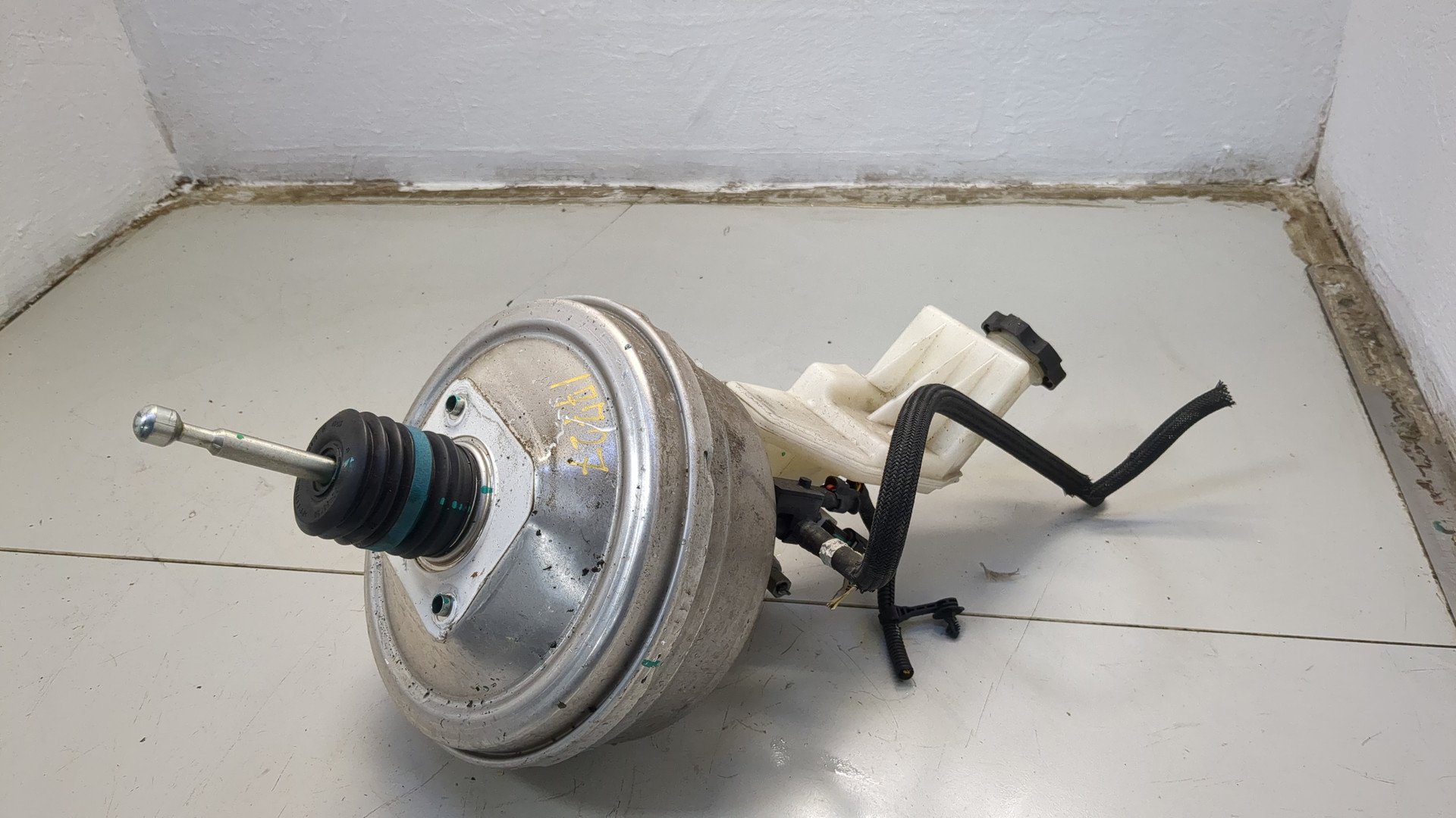 Цилиндр тормозной главный