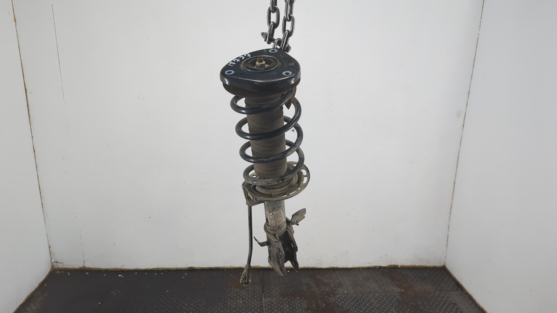 Амортизатор передний правый