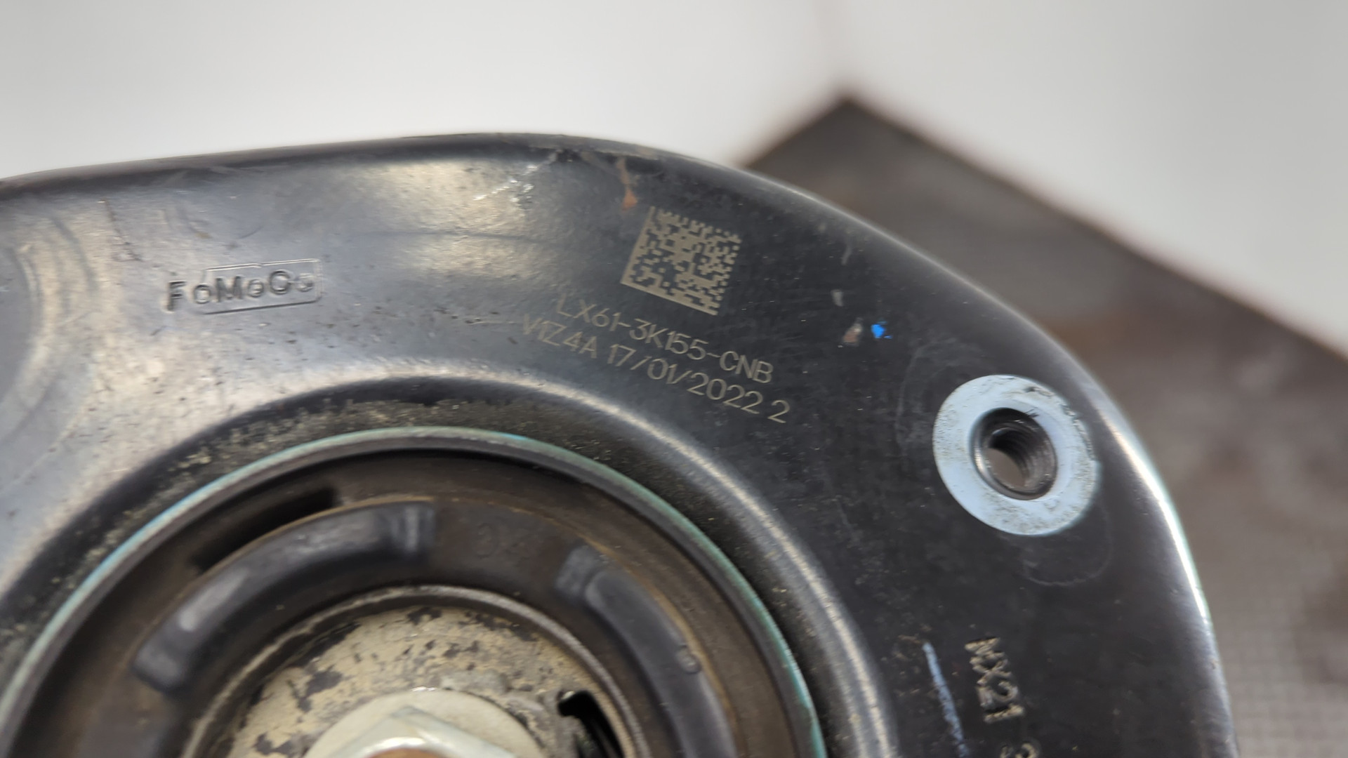 Амортизатор передний правый