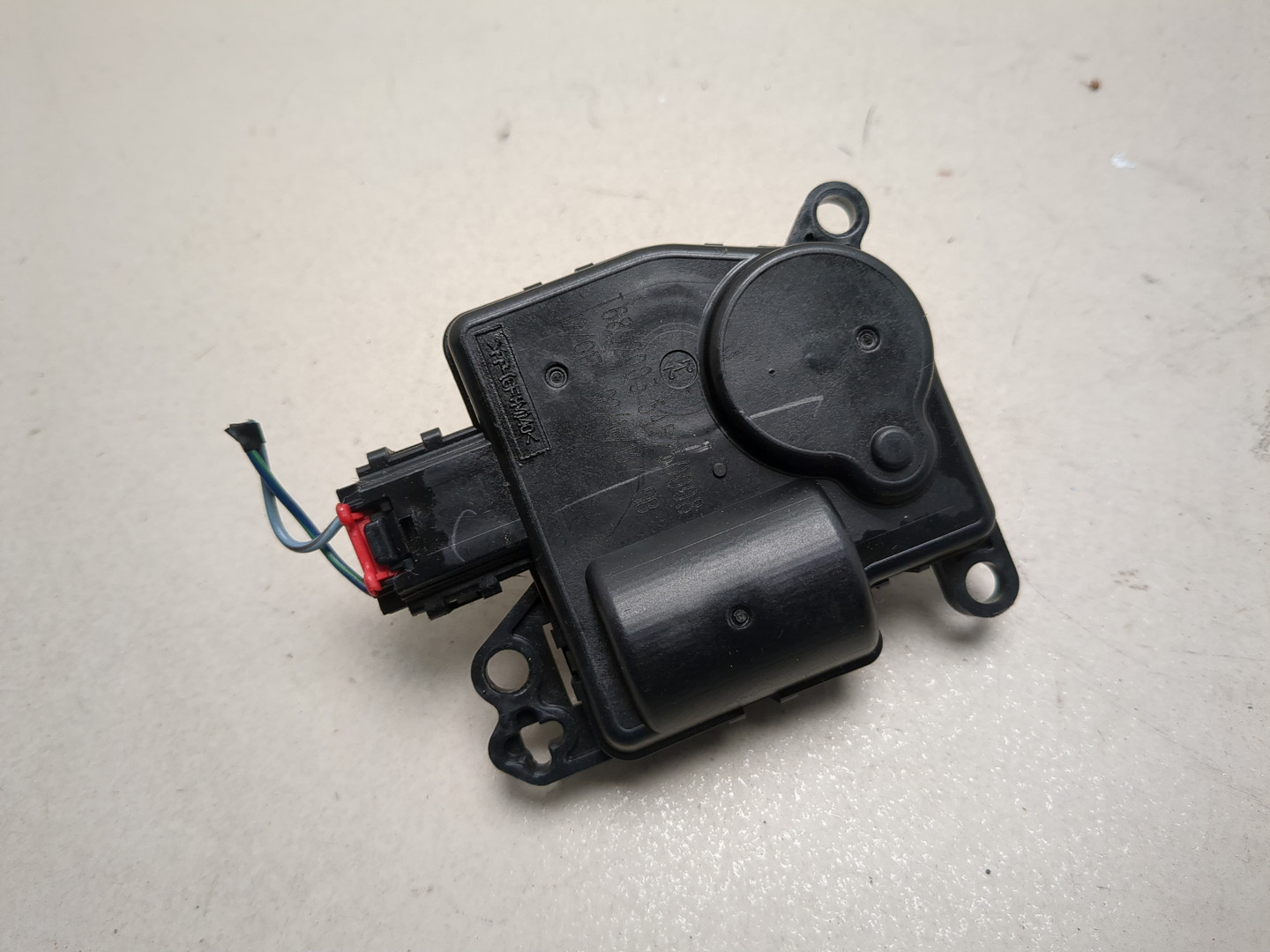 Моторчик заслонки печки