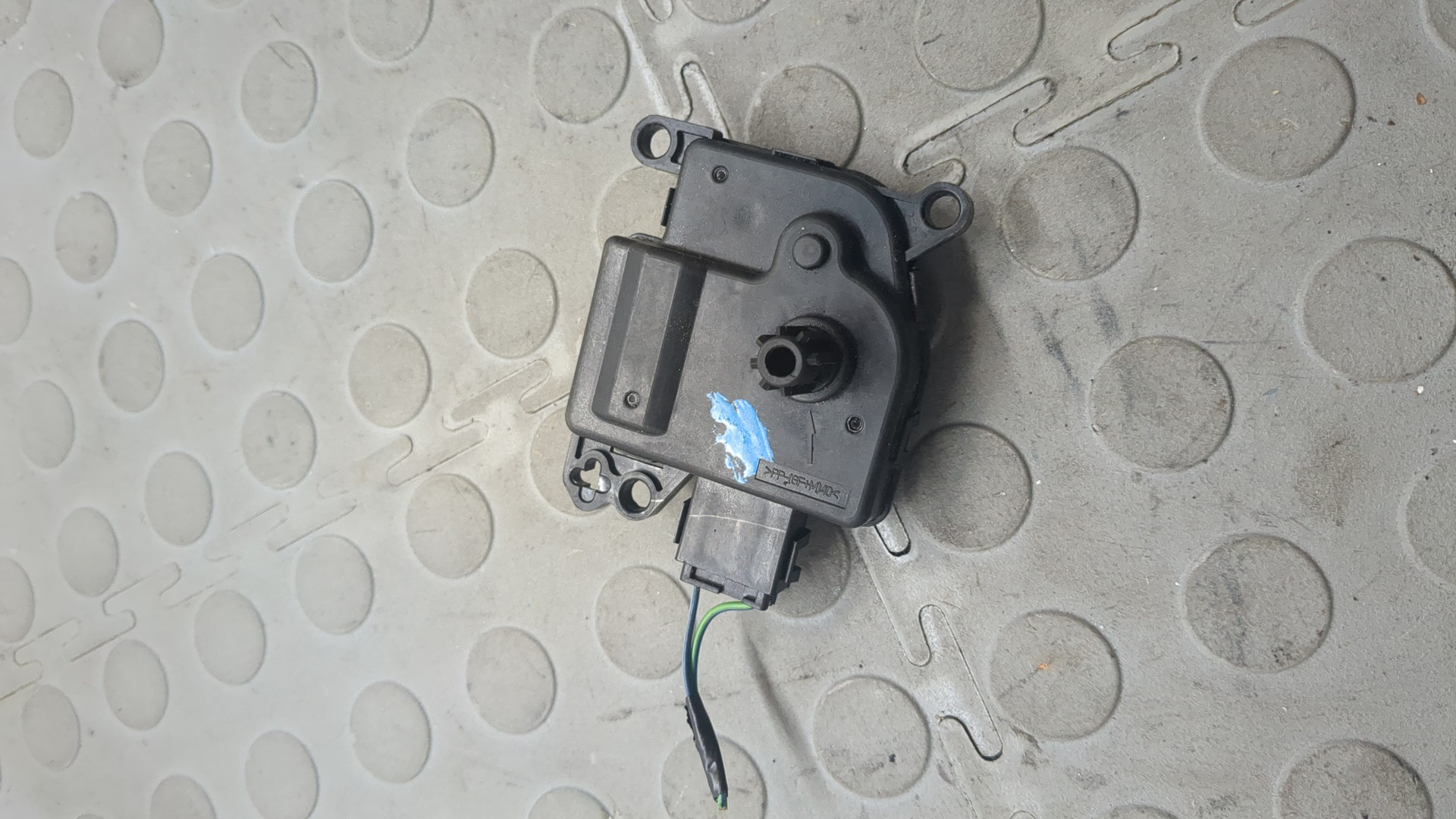 Моторчик заслонки печки