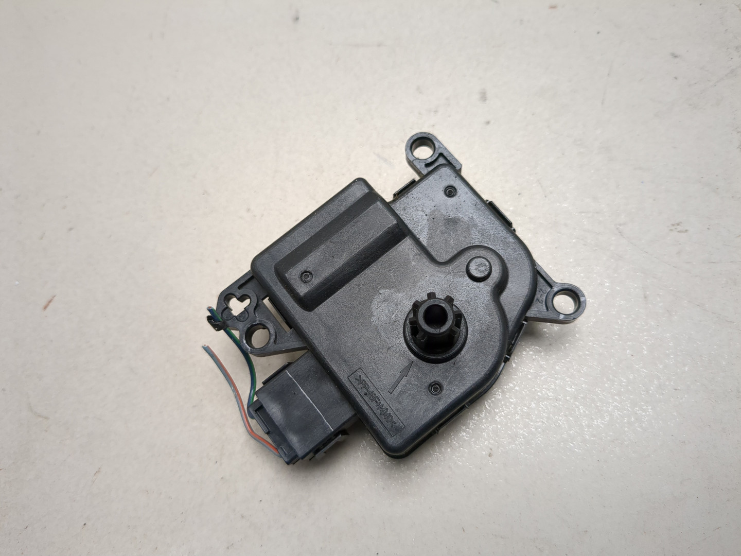 Моторчик заслонки печки