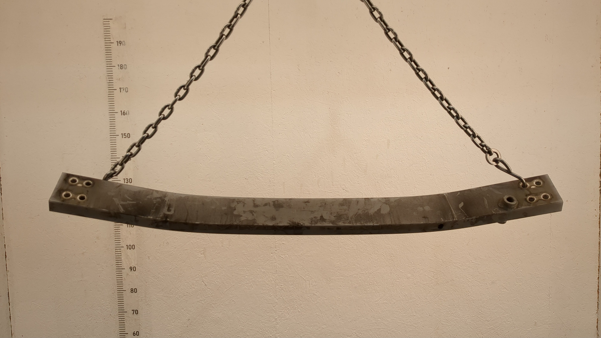 Усилитель переднего бампера