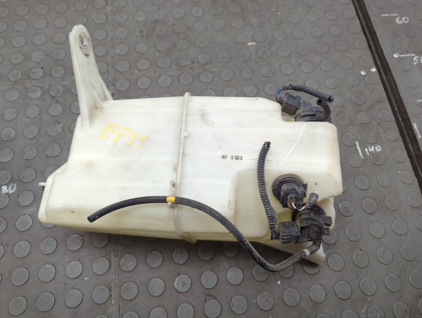 Бачок омывателя лобового стекла