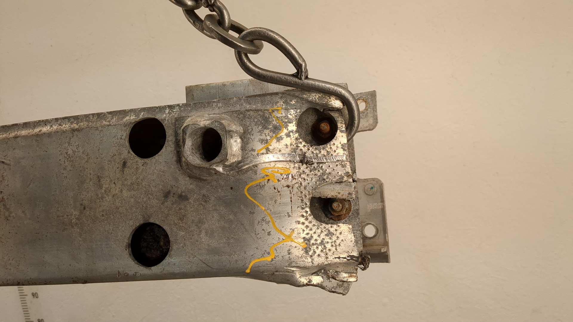 Усилитель переднего бампера